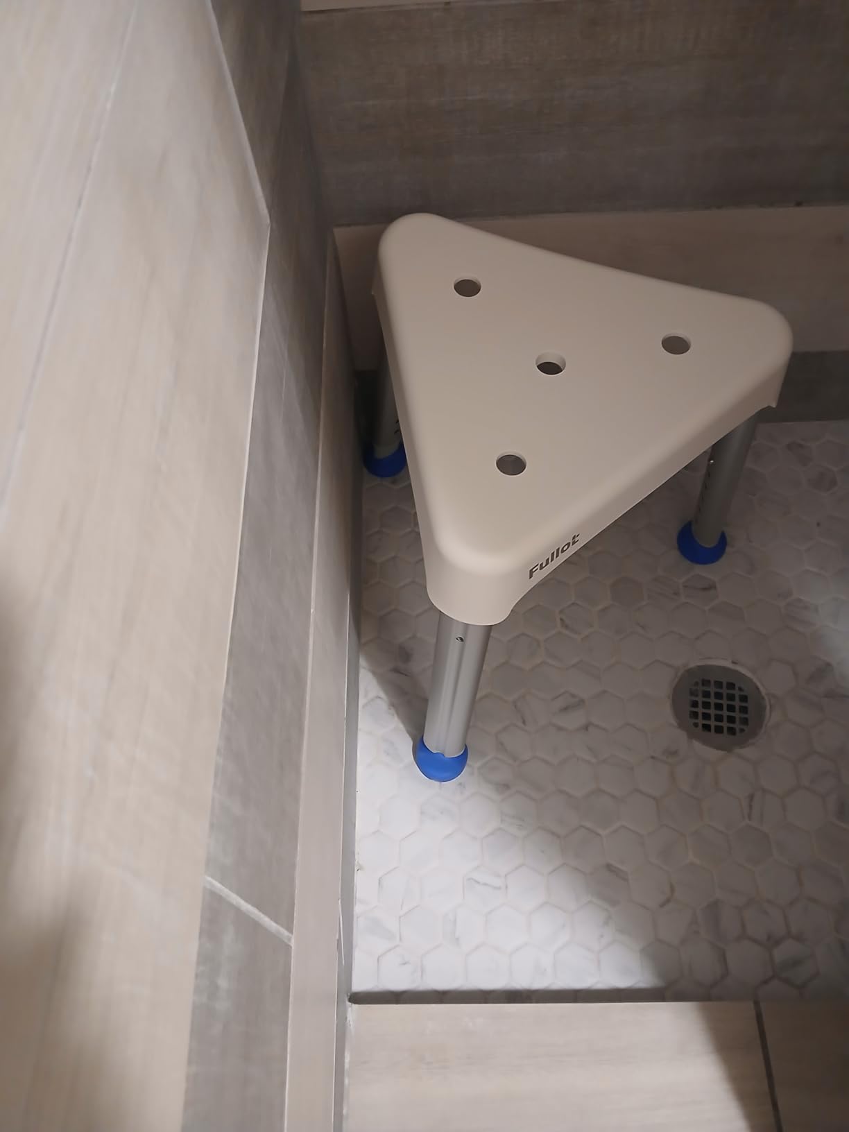 FULLOT Space-Saving Triangular Shower Chair for Inside Shower, 400 lbs customer photo 1