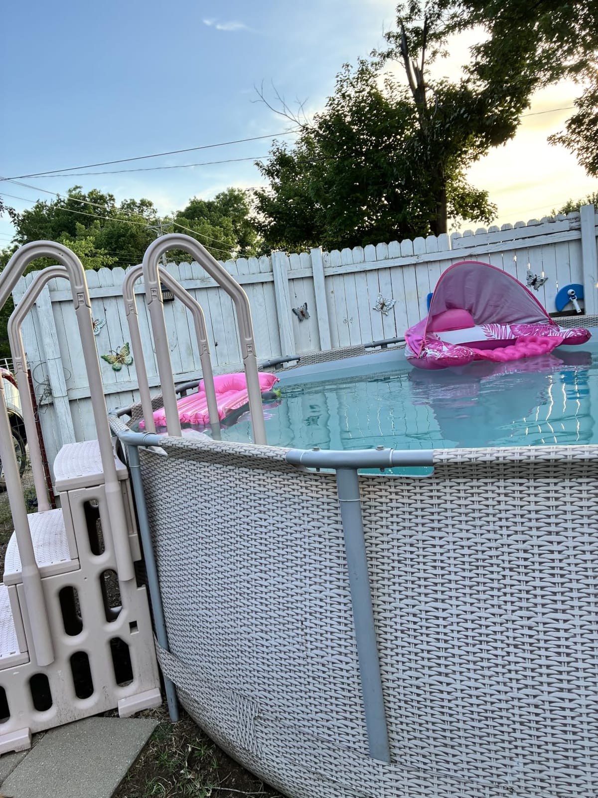 VEVOR Swimming Pool Ladder, 4-Step Double Handrails Stairs with Non-Slip Heavy Duty Steps, Reliable 400 lbs Max Load Capacity, for 48-54 in Inground & Above-Ground Pools of Any Decking Surface, Grey customer photo 1