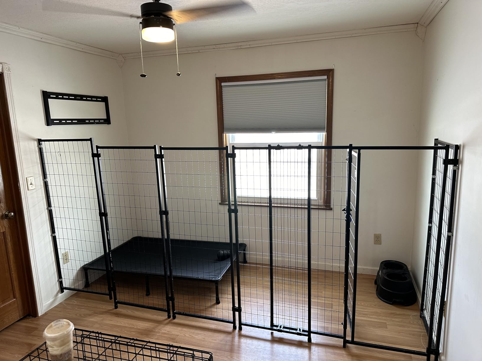 PawHut Outdoor Dog Kennel with Roof, 6' x 6' x 6' Heavy Duty Welded Wire Dog Playpen Enclosure with Escape-Proof Lock, UV-Resistant & Waterproof Cover, for Large Dogs, Chickens, Ducks, Silver customer photo 1