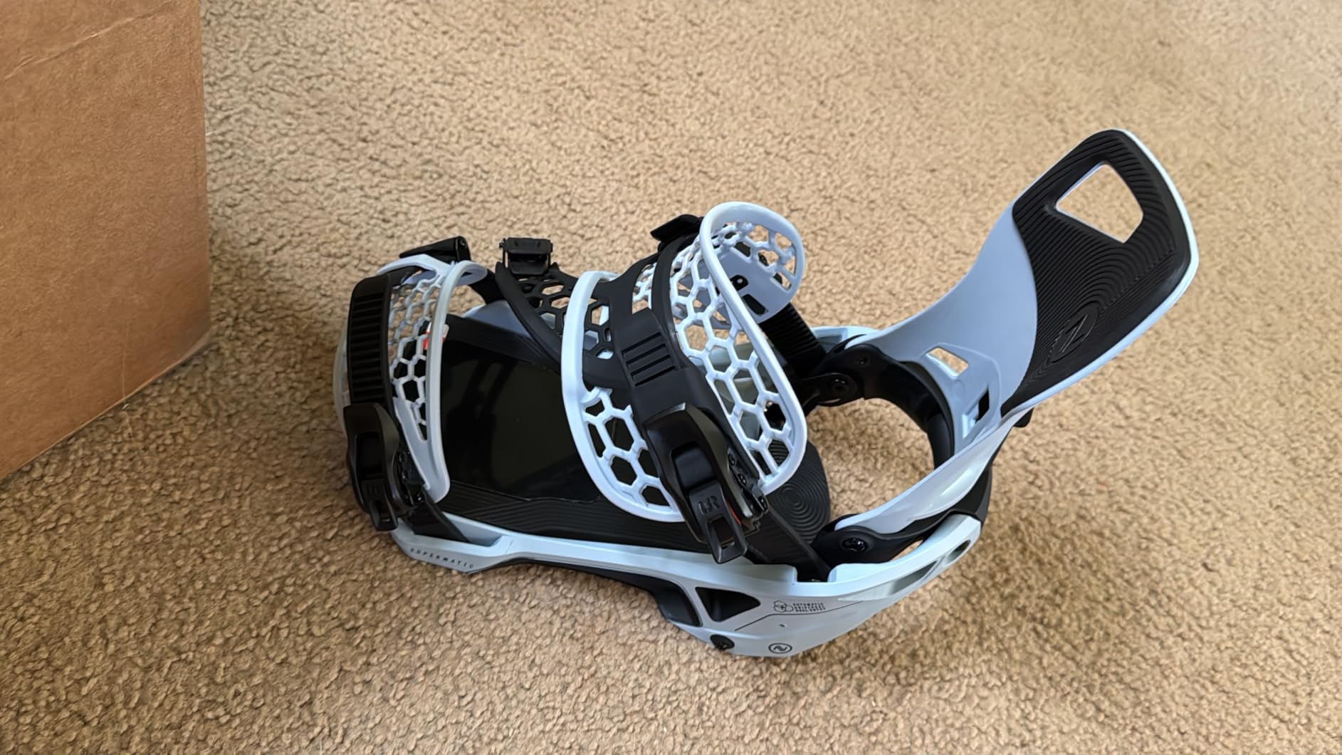 Nidecker Supermatic Carbon Snowboard First Universal, Dual-Entry, Automatic Binding - Comfortable and Reliable as a Regular Two-Strap Binding - Genuine Game Changer with its Drop in tech customer photo 2