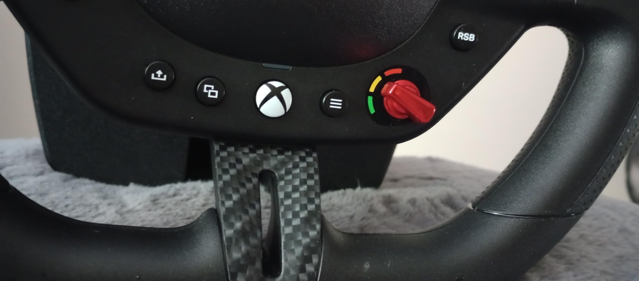 Thrustmaster T98 Ferrari 296 GTB - Racing Wheel and Pedal Set - PS5 & PC | Beginner racing wheel, officially licensed by Ferrari, linear resistance, automatic return to centre, paddle shifters customer photo 2