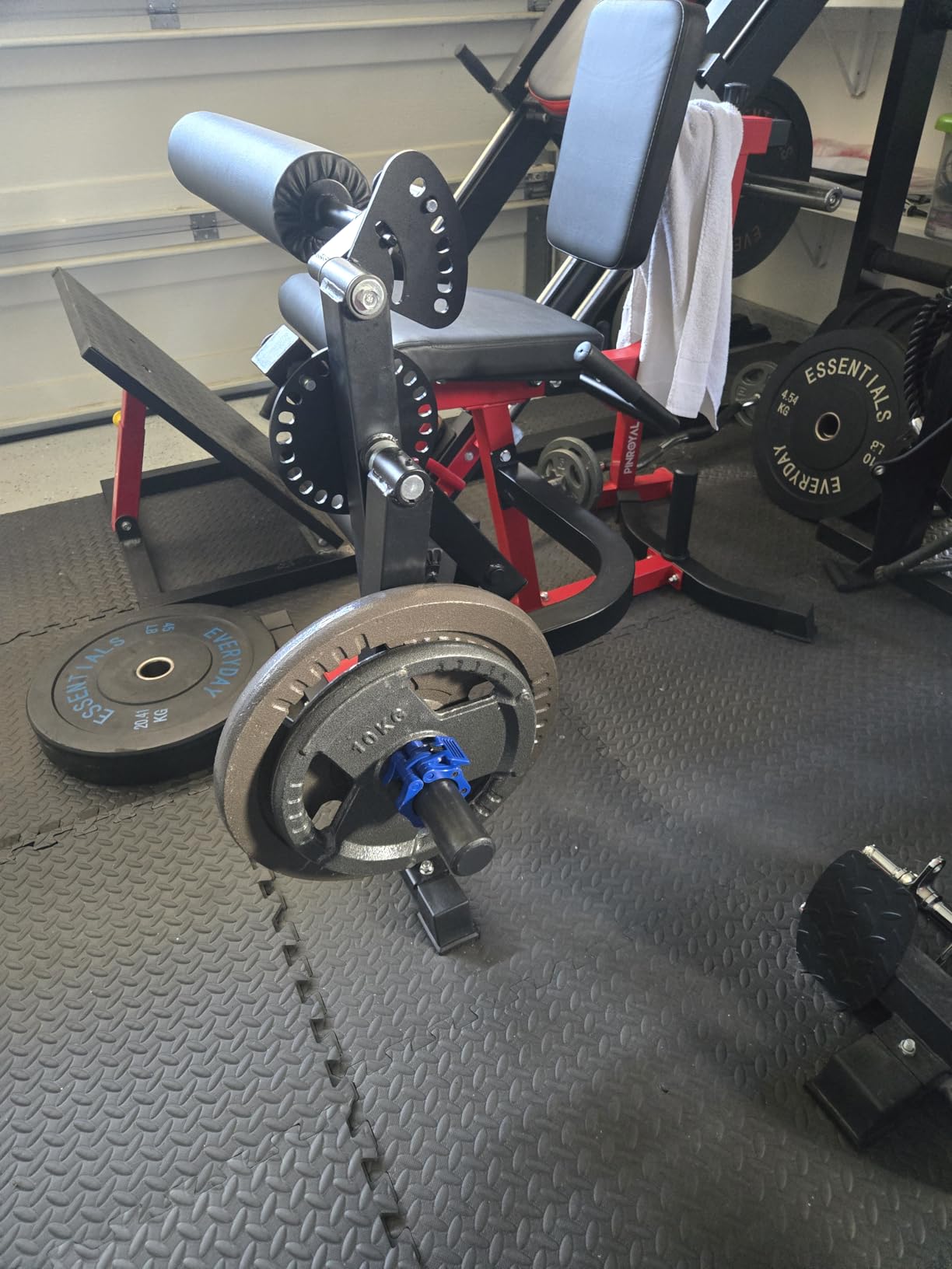 Leg Extension and Curl Machine, 4 in 1 Lower Body Workout Machine, Adjustable Leg Curl Machine with Plate Loaded, Leg Extension Machine with Exercise Bench, Home Gym Weight Machine customer photo 2