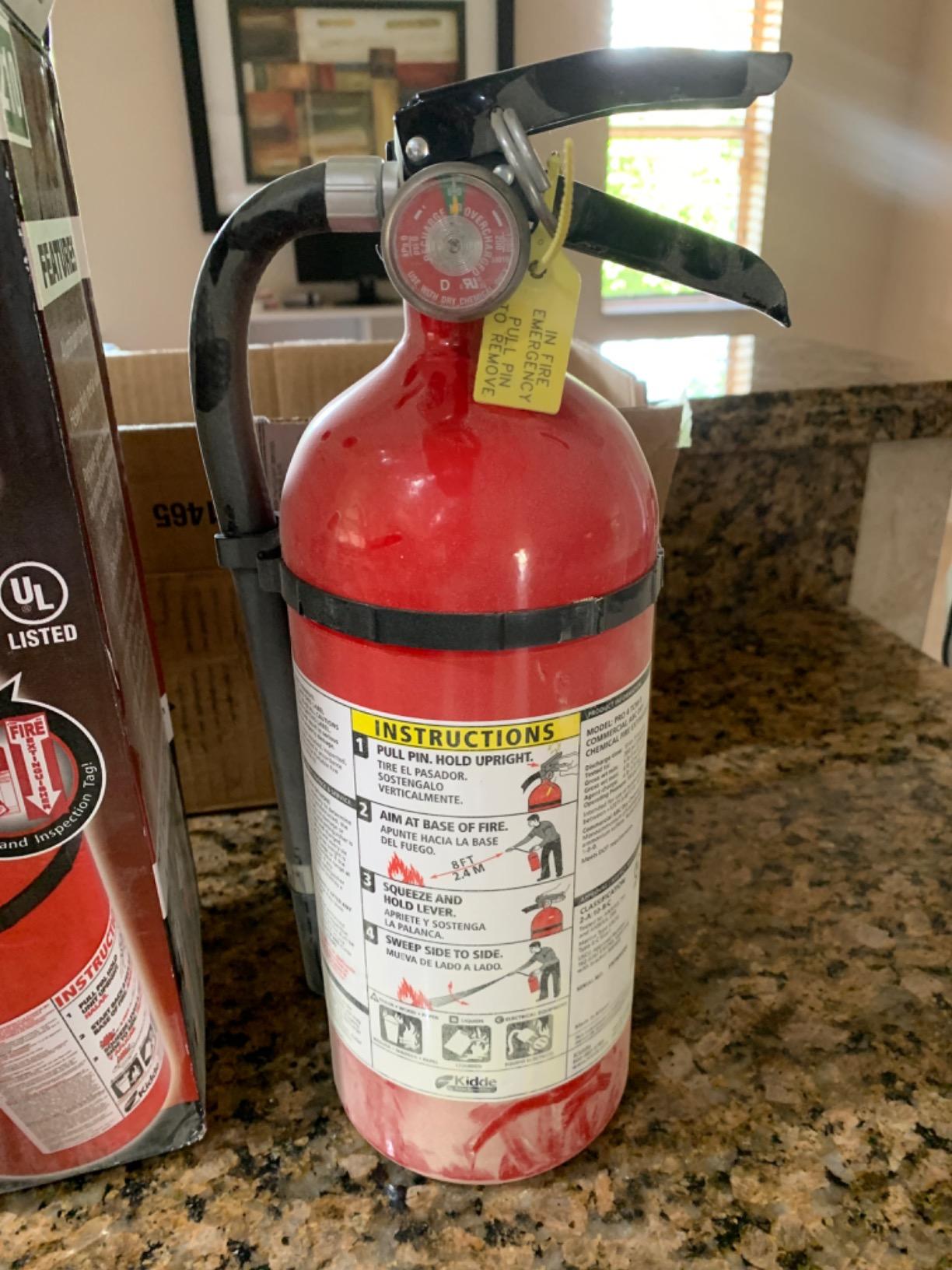 Kidde Pro 340 Commercial Fire Extinguisher, 3A:40-B:C, PRO-5MP-1 customer photo 1