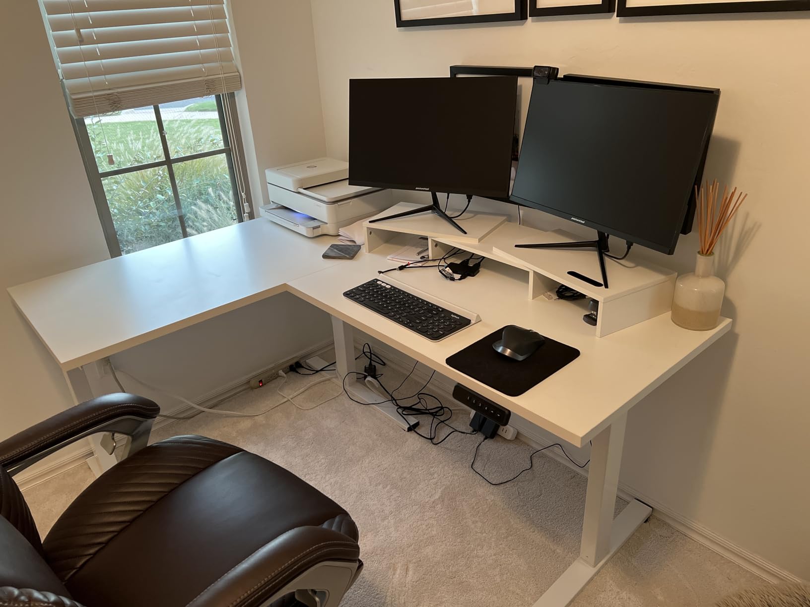 FLEXISPOT 63 x 48 Reversible L-Shaped Corner Standing Desk, White customer photo 2
