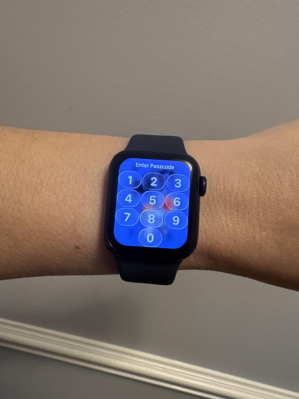 Apple Watch SE 3 [GPS 44mm] Smartwatch with Midnight Aluminum Case with Midnight Sport Band - M/L. Fitness and Sleep Trackers, Heart Rate Monitor, Always-On Display, Water Resistant customer photo 1
