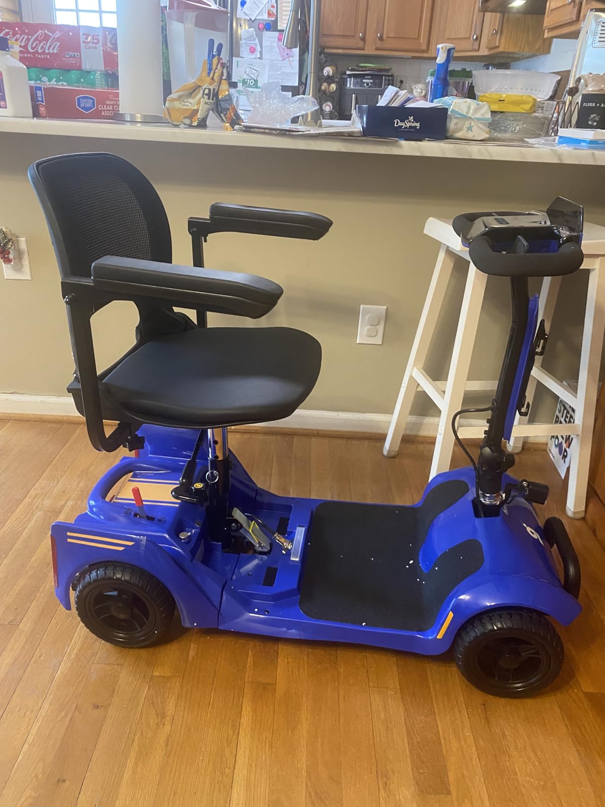 Aotedor Electric Wheelchair for Adults, 500W Motor All-Terrain Foldable Power Motorized Wheelchairs, Airline Approved Portable Travel Wheelchair with 15 Miles Long Range Lithium Battery customer photo 1