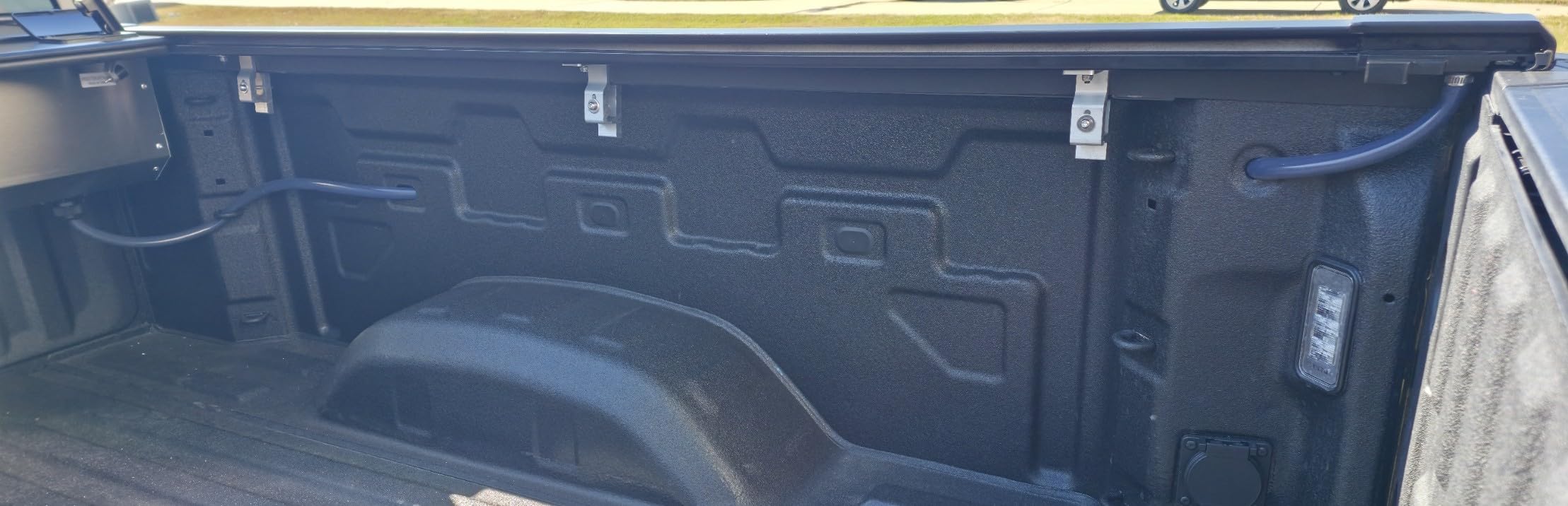 Syneticusa MB Retractable Tonneau Cover fit 2020-2026 Silverado/Sierra 2500 customer photo 1