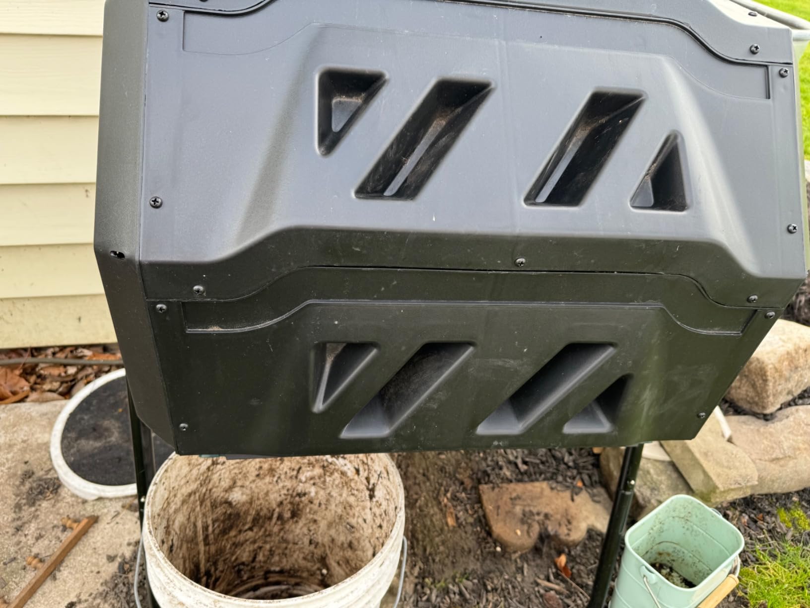 East Oak Dual Chamber Outdoor Compost Tumbler, 2×18.5 Gallon Compost Bin, Rotating Composter with Aeration & Locking System for Garden, Kitchen & Yard customer photo 2