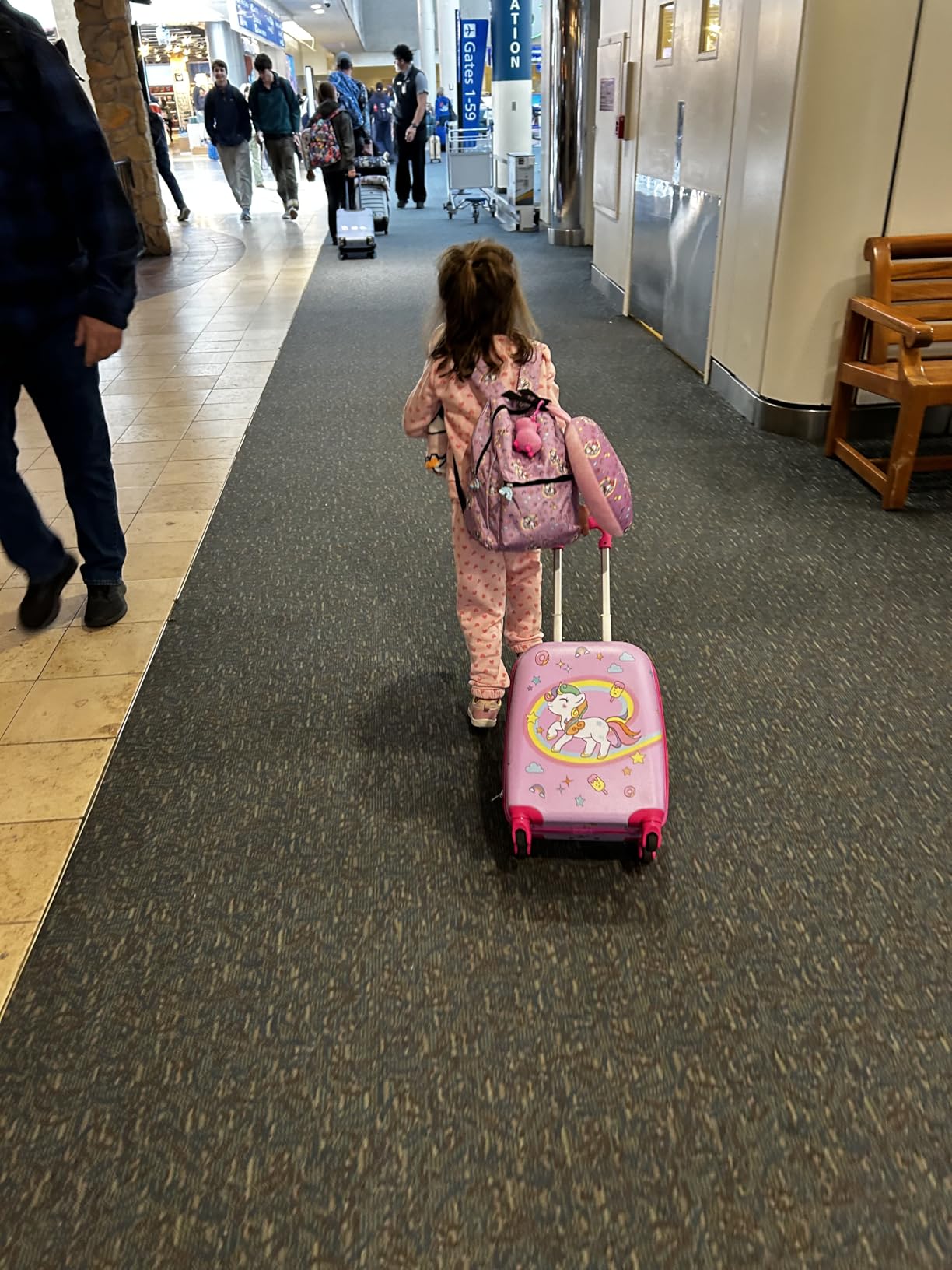 VEVOR Kids Luggage Set, 5 Piece, 18 Inch Hardside Rolling Wheels Suitcase with Backpack & U-shape Pillow, Unicorn Kids Carry on Luggage Set, Holiday Birthday Gift for Girls Boys, Airline Approved customer photo 1