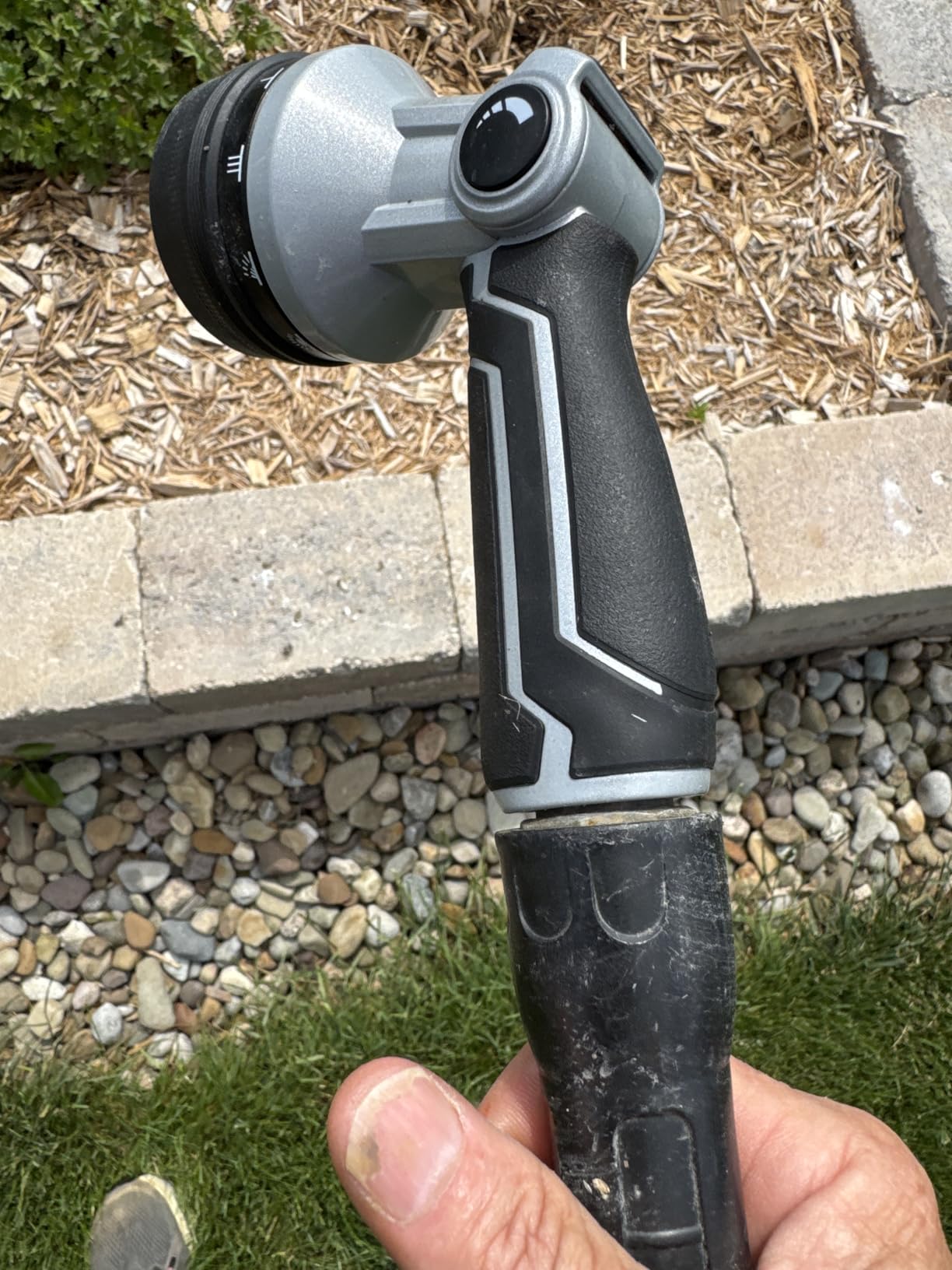RAINPOINT Full-Metal Garden Hose Nozzle, Heavy Duty Water Hose Nozzle Sprayer With 10 Adjustable Patterns & High Flow,Thumb Control For Flow Adjustment, Ideal For Watering, Washing, Cleaning,Black customer photo 2