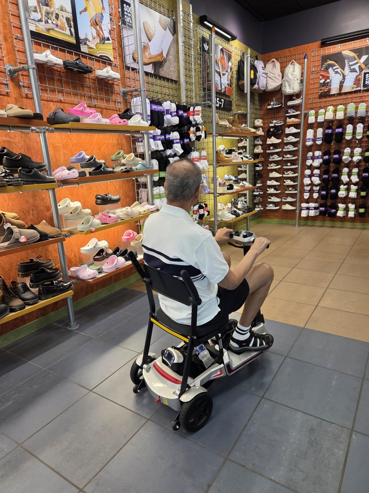 Lightweight Mobility Scooters for Seniors&Adults, Foldable 3 Wheel Scooter customer photo 2