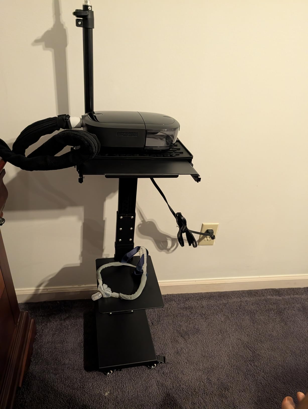 Height-Adjustable CPAP BiPAP Machine Stand with Locking Wheels, Hose Holder & Protection Mat - Prevents Rainout, Reduces Noise & Vibration - Compatible with Most CPAP & BiPAP Machines customer photo 1