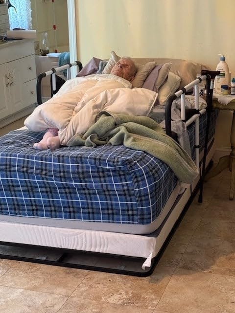 Bed Rails for Elderly Adults Safety - Extended Bed Assist Rail for Seniors - Adjustable Beds Side Rails Handle Support Bar Bed Guard with Storage Bag & Fixing Strap, Fit King Queen Full Twin Beds customer photo 2