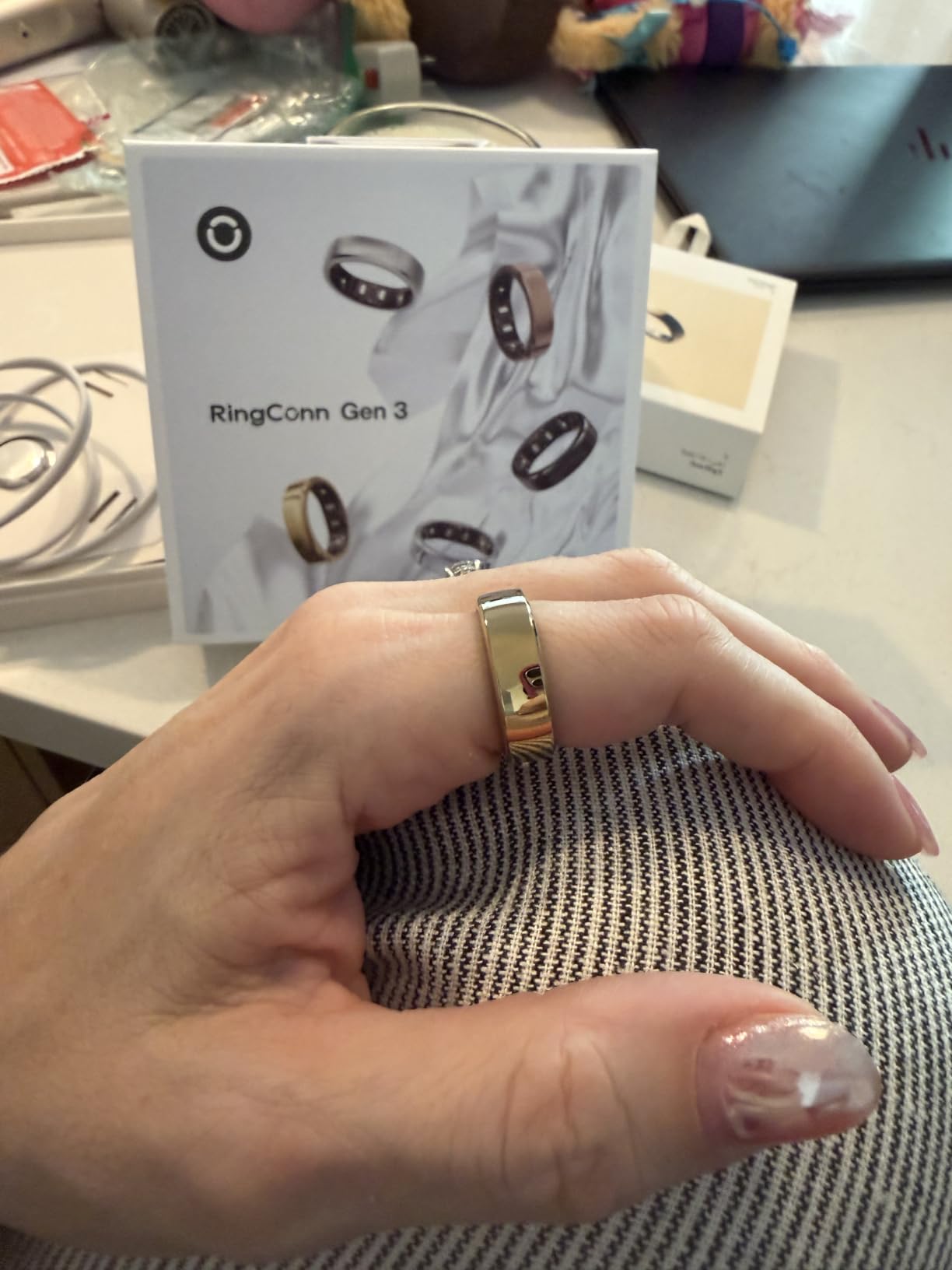 RingConn Gen 3 Smart Ring - Vascular Trends(Size 8, Royal Gold) customer photo 1