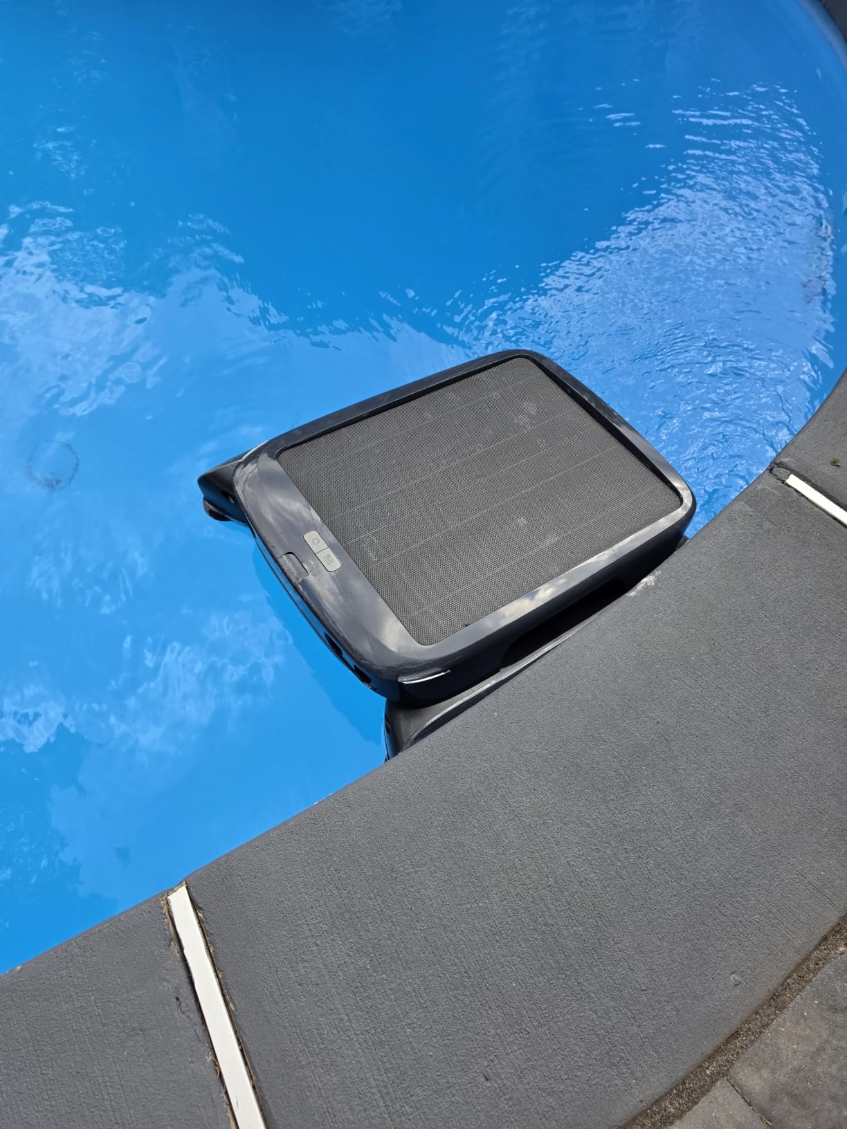 Beatbot iSkim 24/7 Solar Pool Skimmer Robot with App Control, 9L Basket customer photo 1