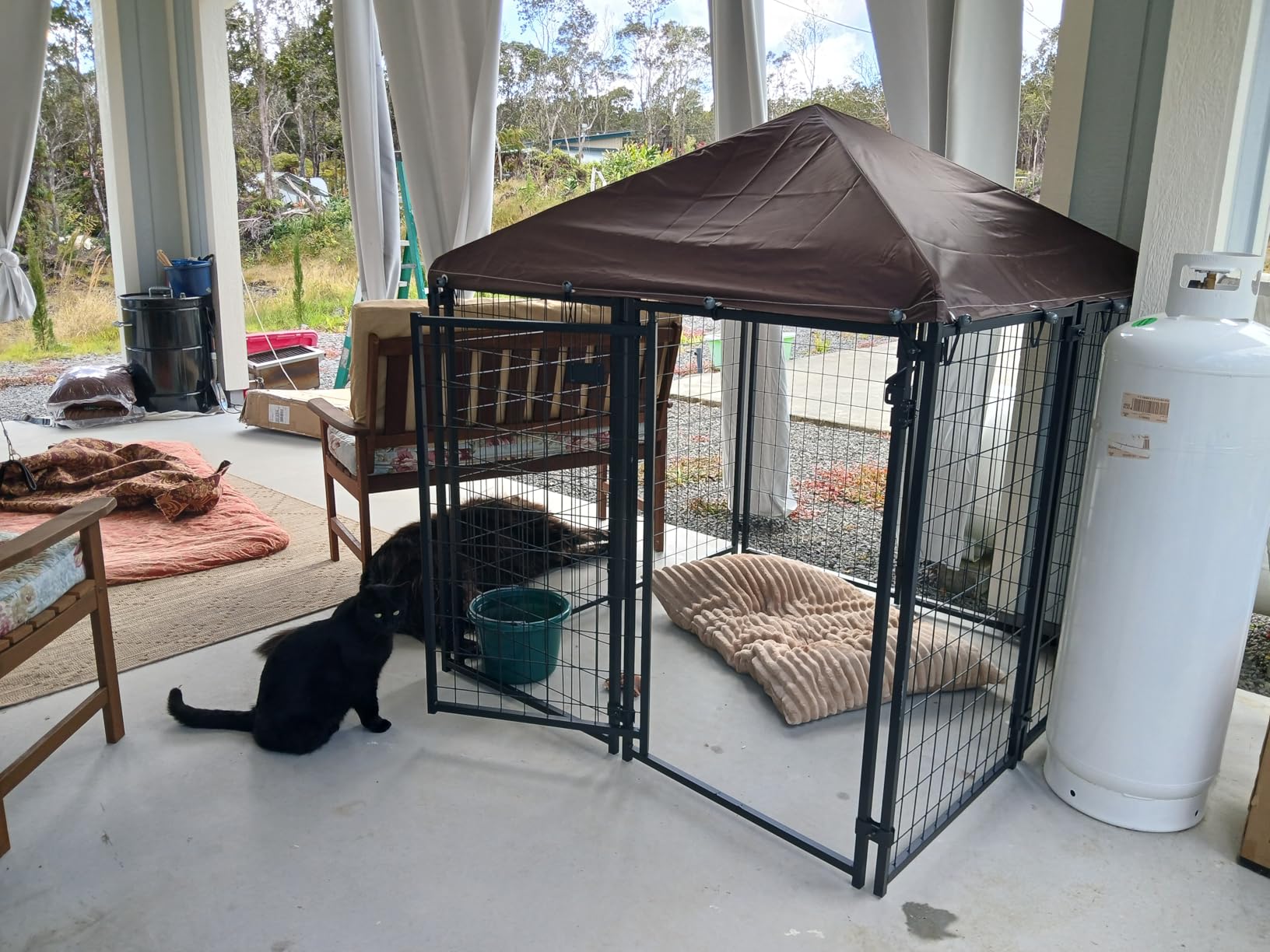 PawHut 4.7' x 4.7' x 5.1' Outdoor Dog Kennel Outside Run S&M Breeds Silver customer photo 1