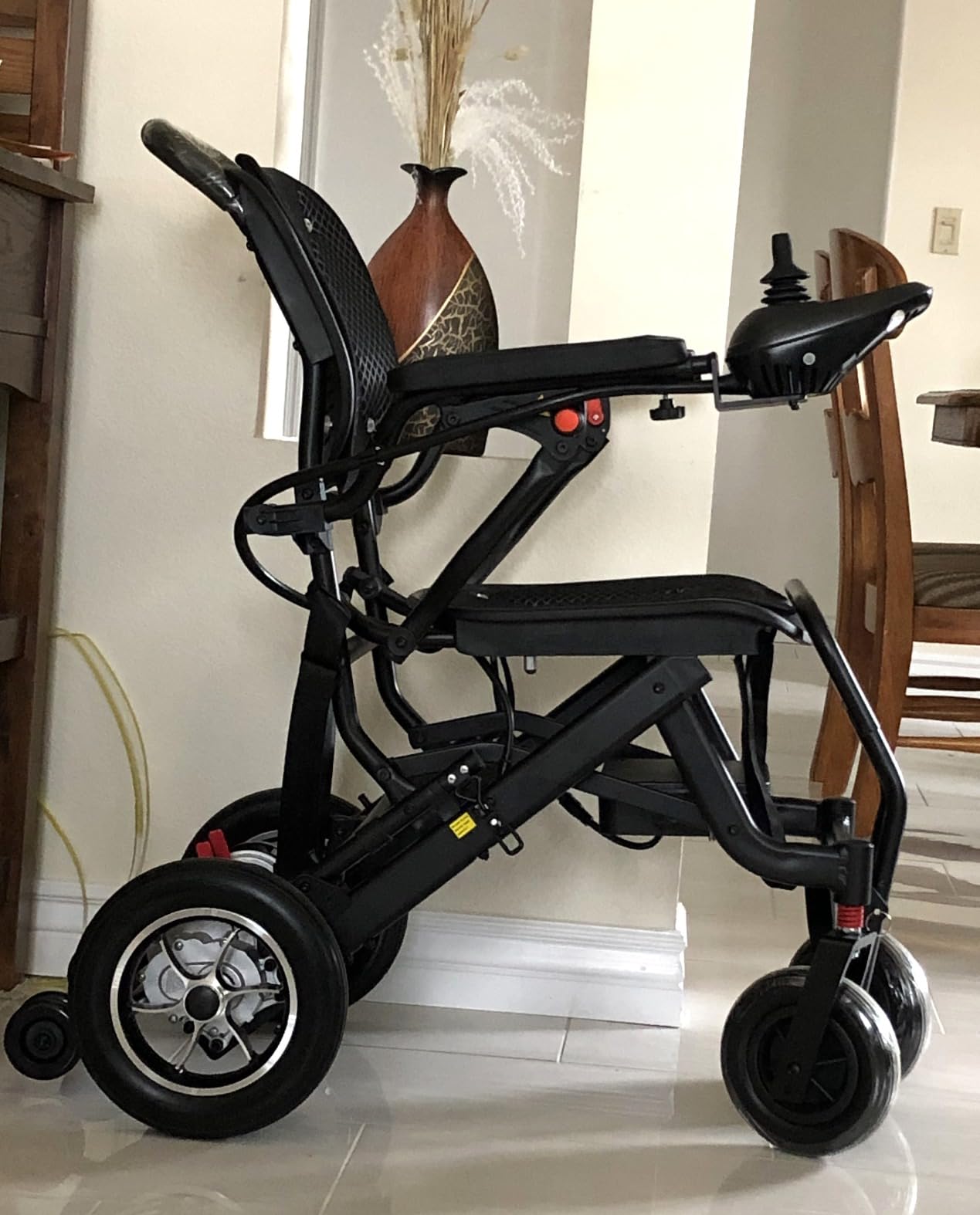 440 lb Capacity Electric Wheelchair, 22 inch Wide Seat 700W Motor All Terrain Wheelchairs, Heavy Duty Wheelchair, 30+Miles Long Range,Dual Battery(12AH+12AH), with Dust Cover and Backpack customer photo 2