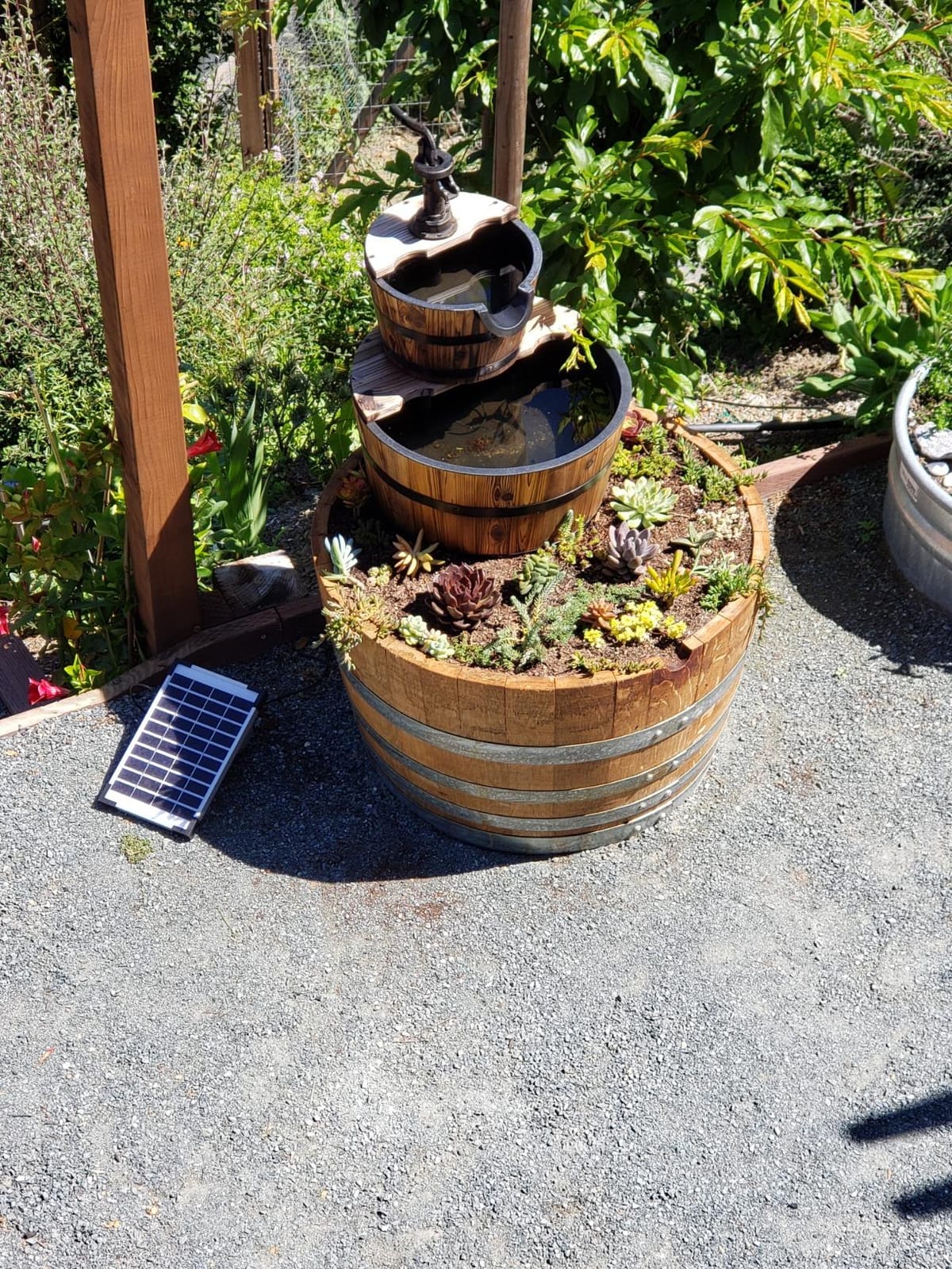 Giantex 3-Tier Barrel Waterfall Fountain with Electric Pump, 37'' customer photo 1