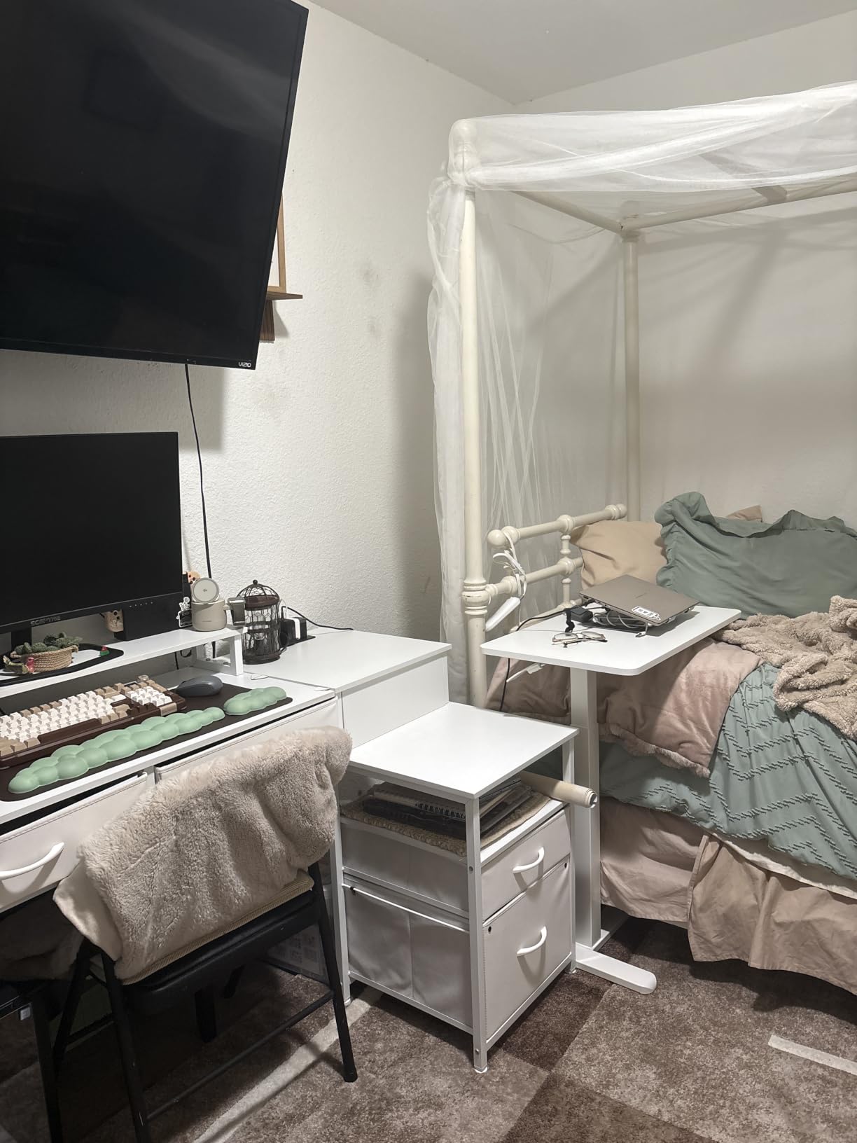 Sweetcrispy Overbed Table, Adjustable Rolling Desk, Mobile Standing Desk customer photo 2