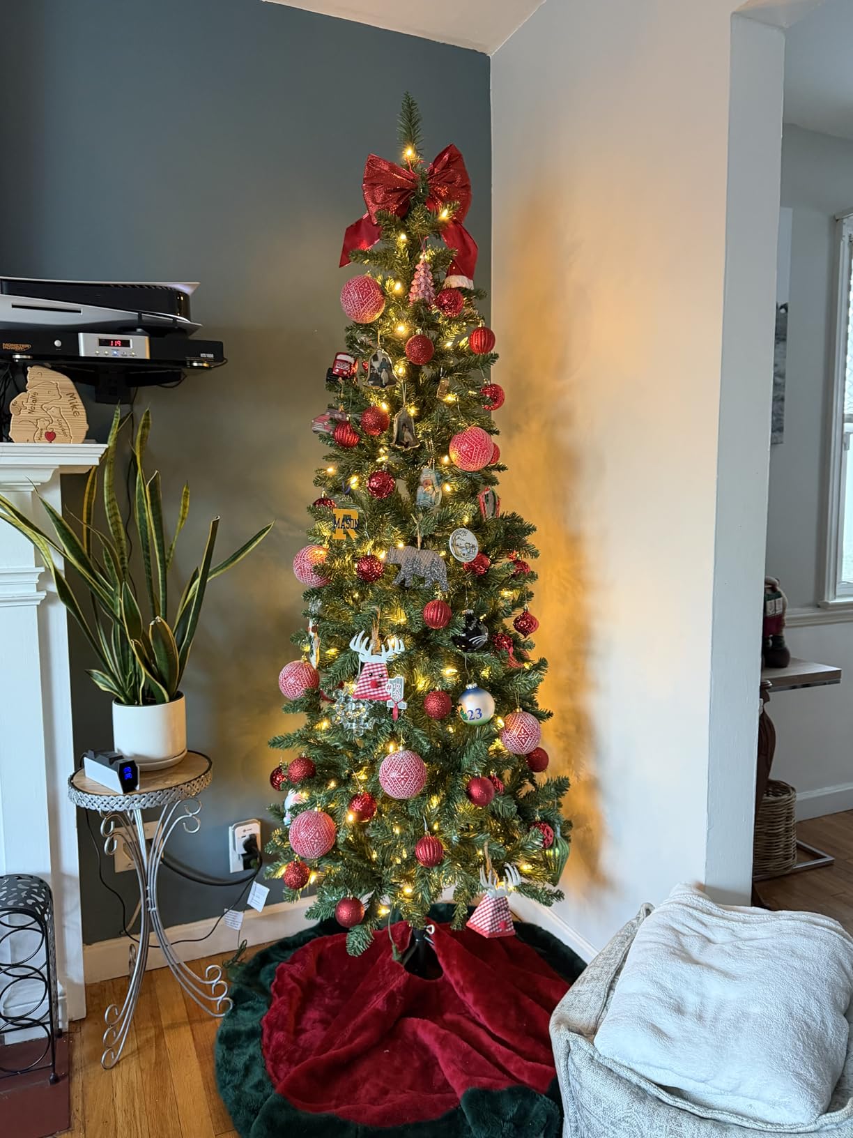 Hykolity 7.5 ft Prelit Pencil Christmas Tree with 400 Warm White LEDs customer photo 2