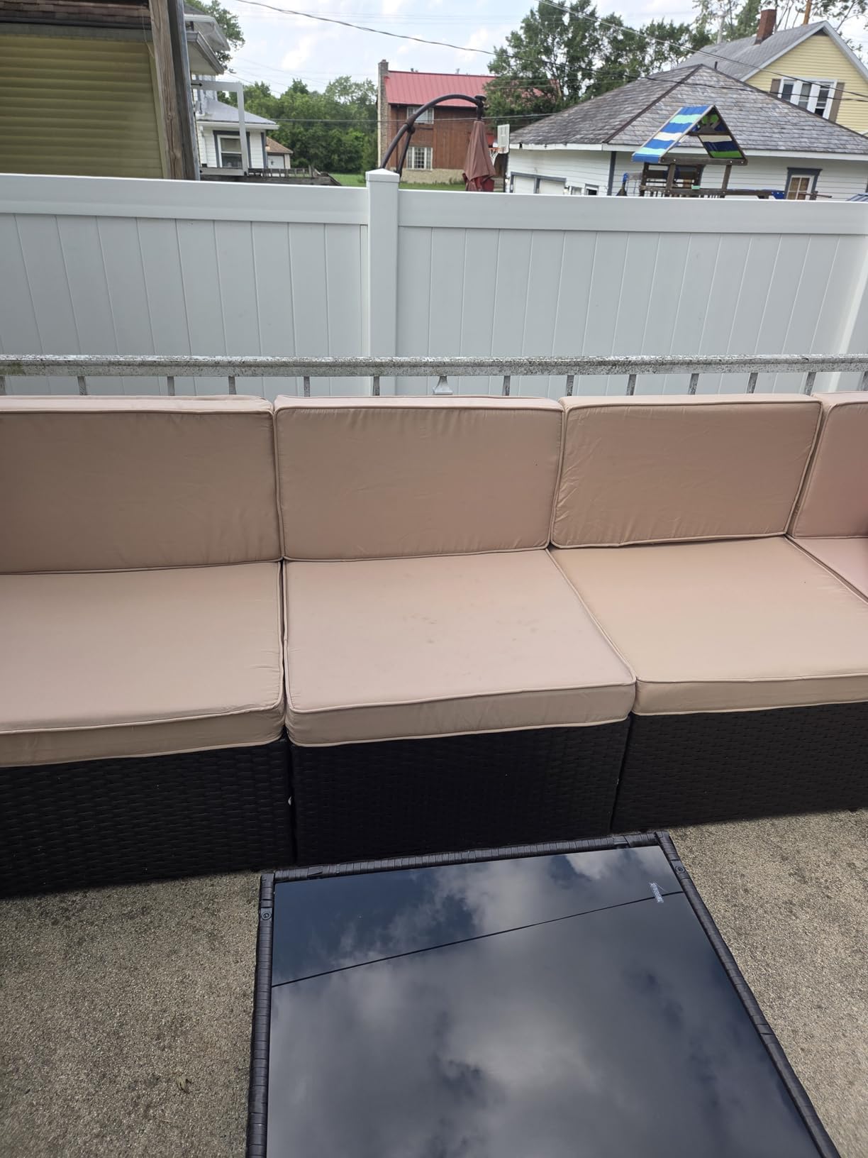 Vongrasig 5 Pieces Patio Furniture Set with Cushion, Glass Table, Navy Blue customer photo 1