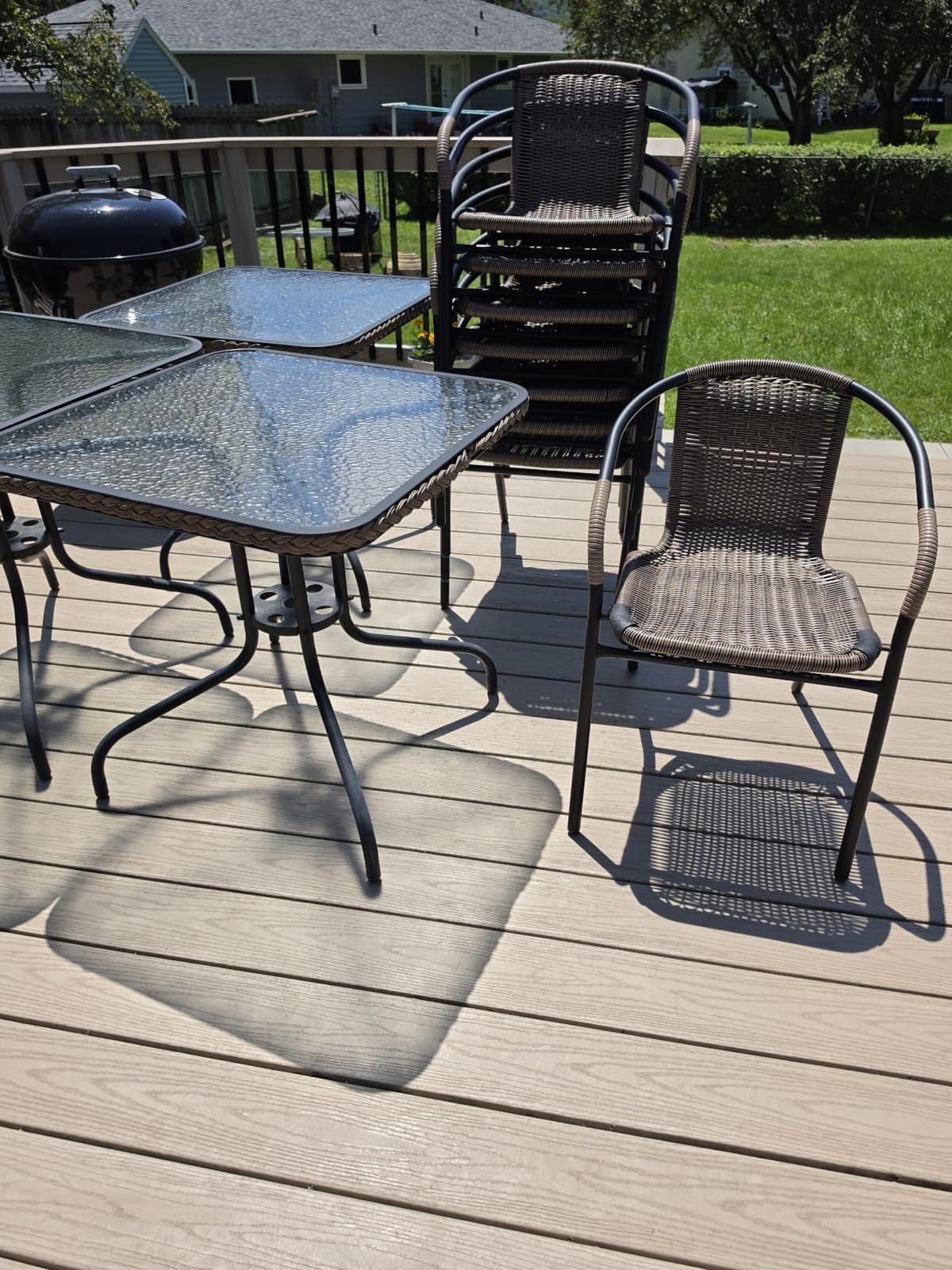 Flash Furniture Lila Modern Rattan Indoor/Outdoor Stackable Dining Chairs, Stacking Rattan Bistro Chairs for Patio or Restaurant, Set of 4, Brown customer photo 1