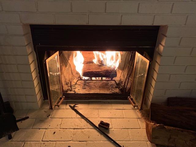 Rocky Mountain Goods 18-inch Fireplace Grate with Ember Retainer - 1/2” Heavy Duty Cast Iron - Heat Treated for Hottest Fires - Retainer for Cleaner More Efficient Fire - Heavy Duty Welds customer photo 1