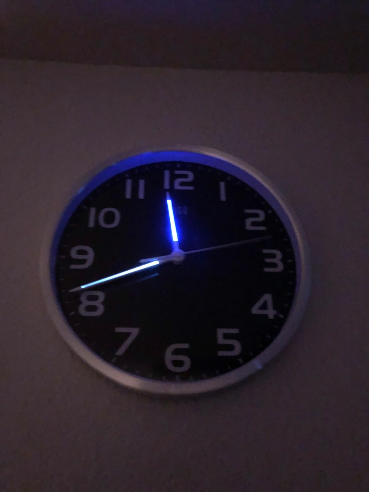 HITO 10 Inch Silent Wall Clock Battery Operated Non Ticking Glass Cover Silver Aluminum Frame, for Kitchen, Bedroom, Home Office, Living Room Decor (Black) customer photo 1