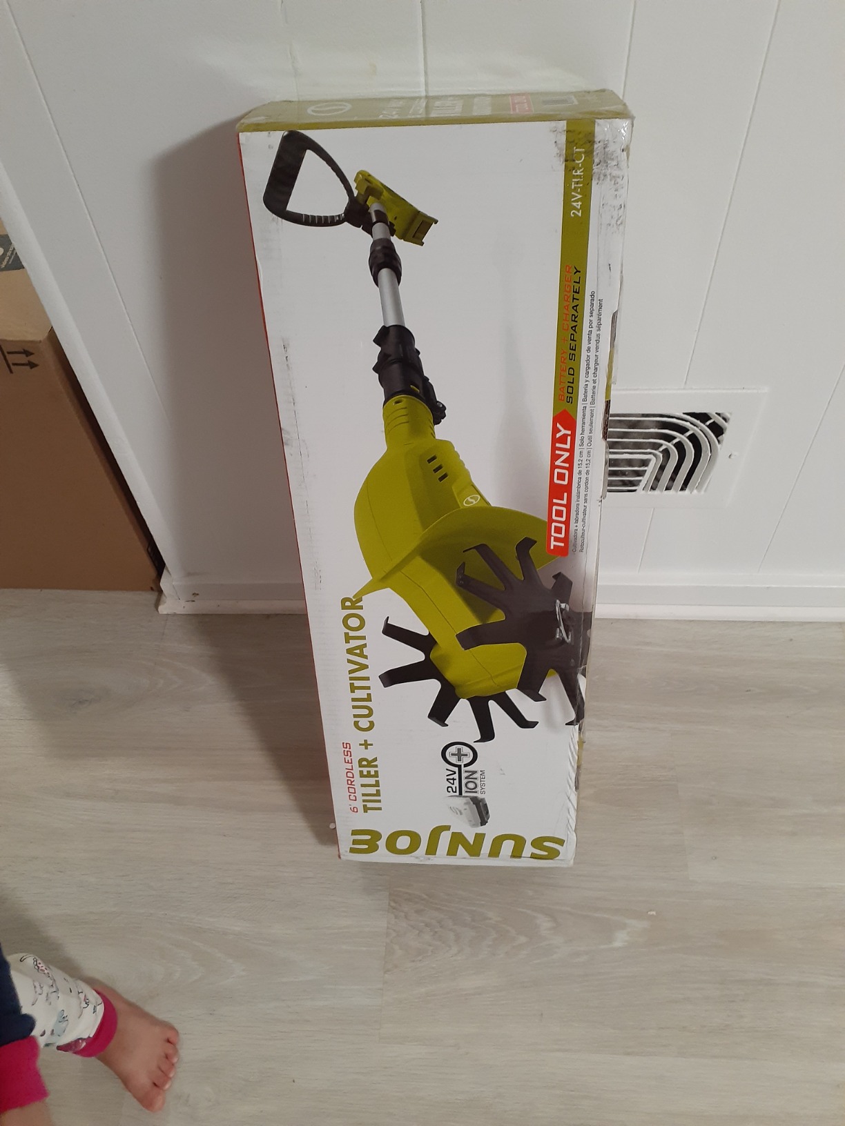 Sun Joe 24V-TLR-CT 24-Volt IONMAX Cordless Garden Tiller/Cultivator with Telescopic Pole, Tool Only customer photo 1