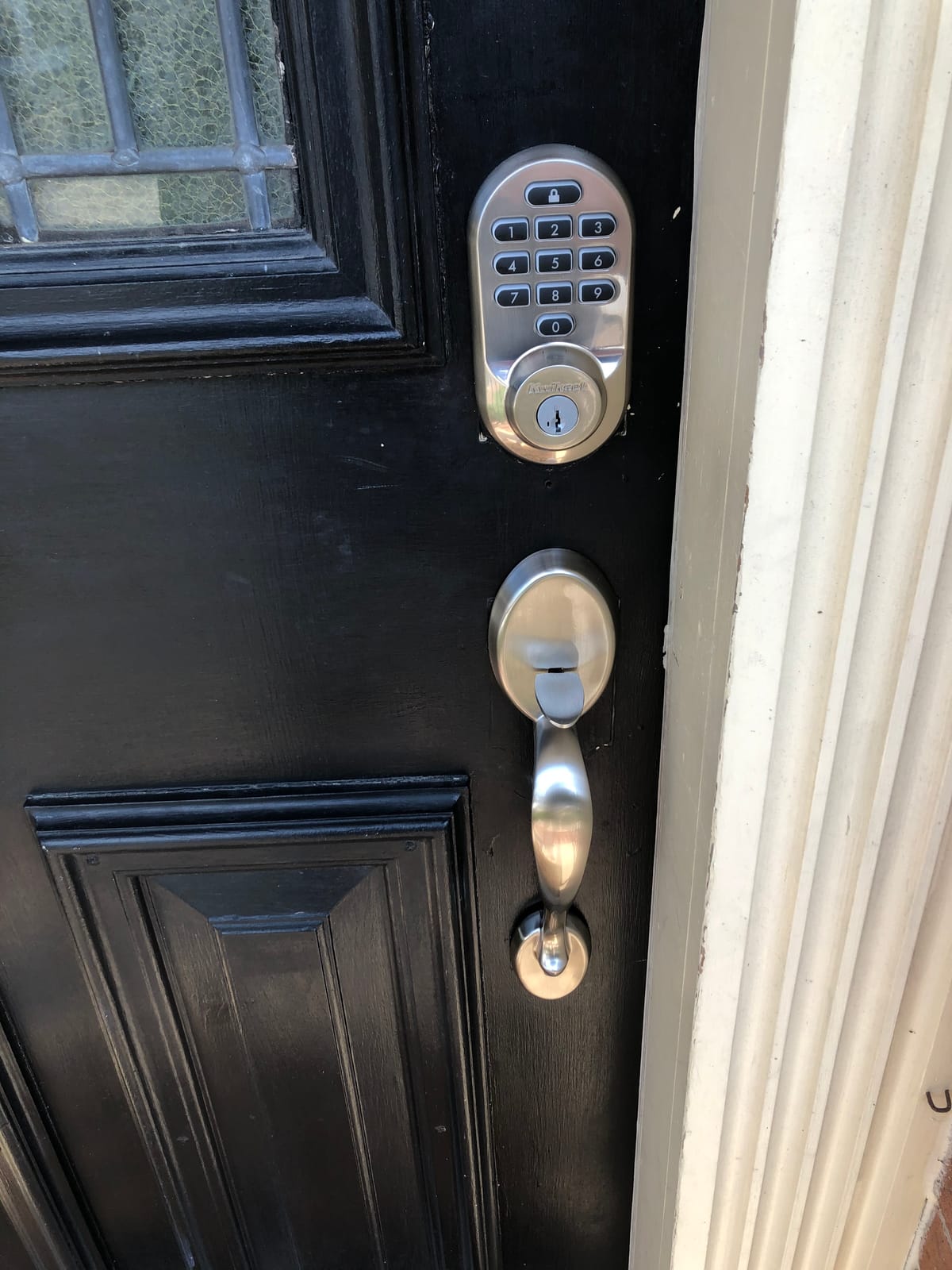 Kwikset Halo Wi-Fi Smart Lock, Keypad Keyless Entry Door Deadbolt customer photo 1