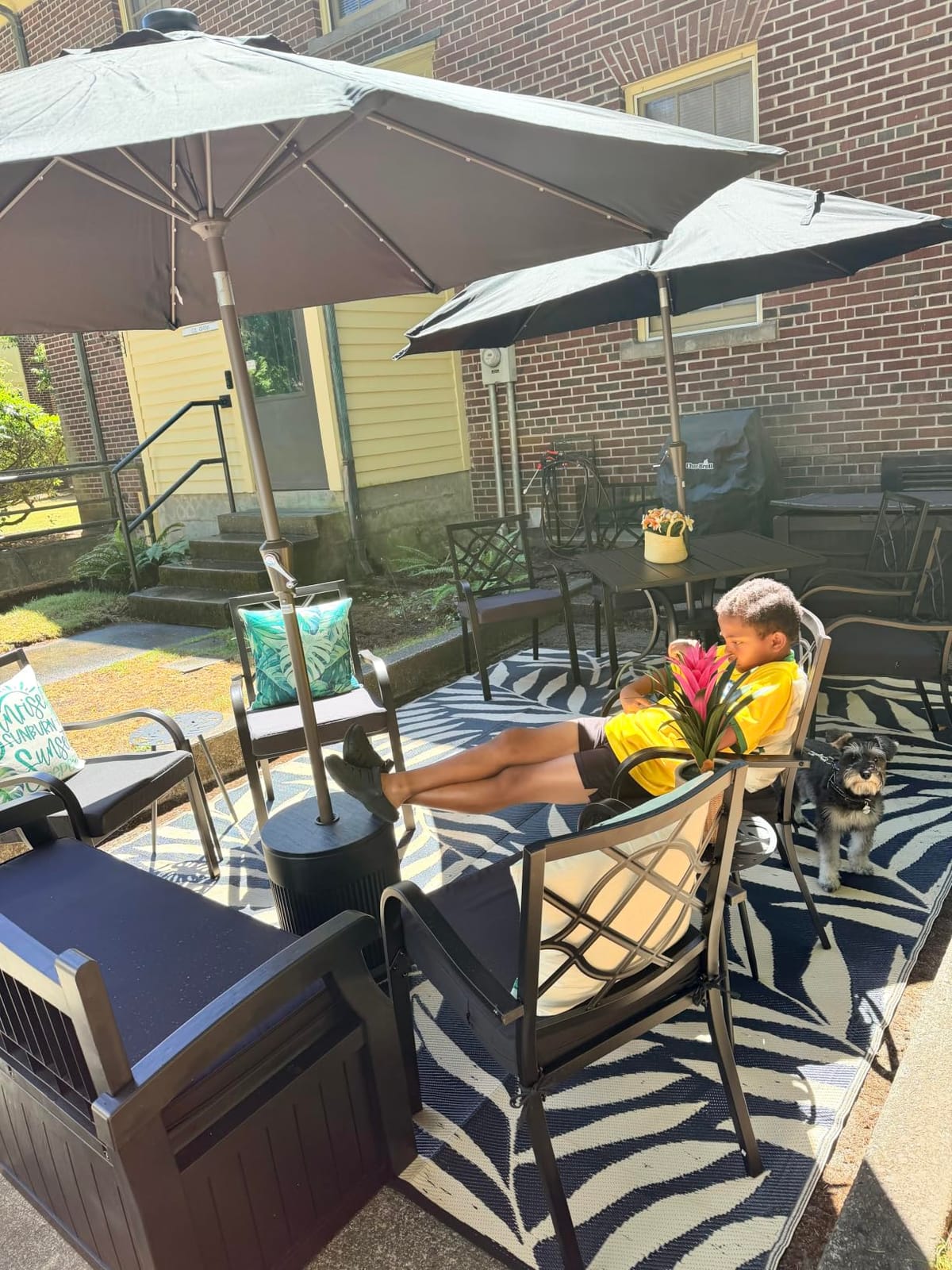 SUNCROWN 5-Piece Outdoor Wrought Iron Chairs and Table Patio Dining Furniture Set - 4 Stackable Metal Chairs, 1 Steel Slat Bistro Table for Garden Backyard Deck customer photo 2