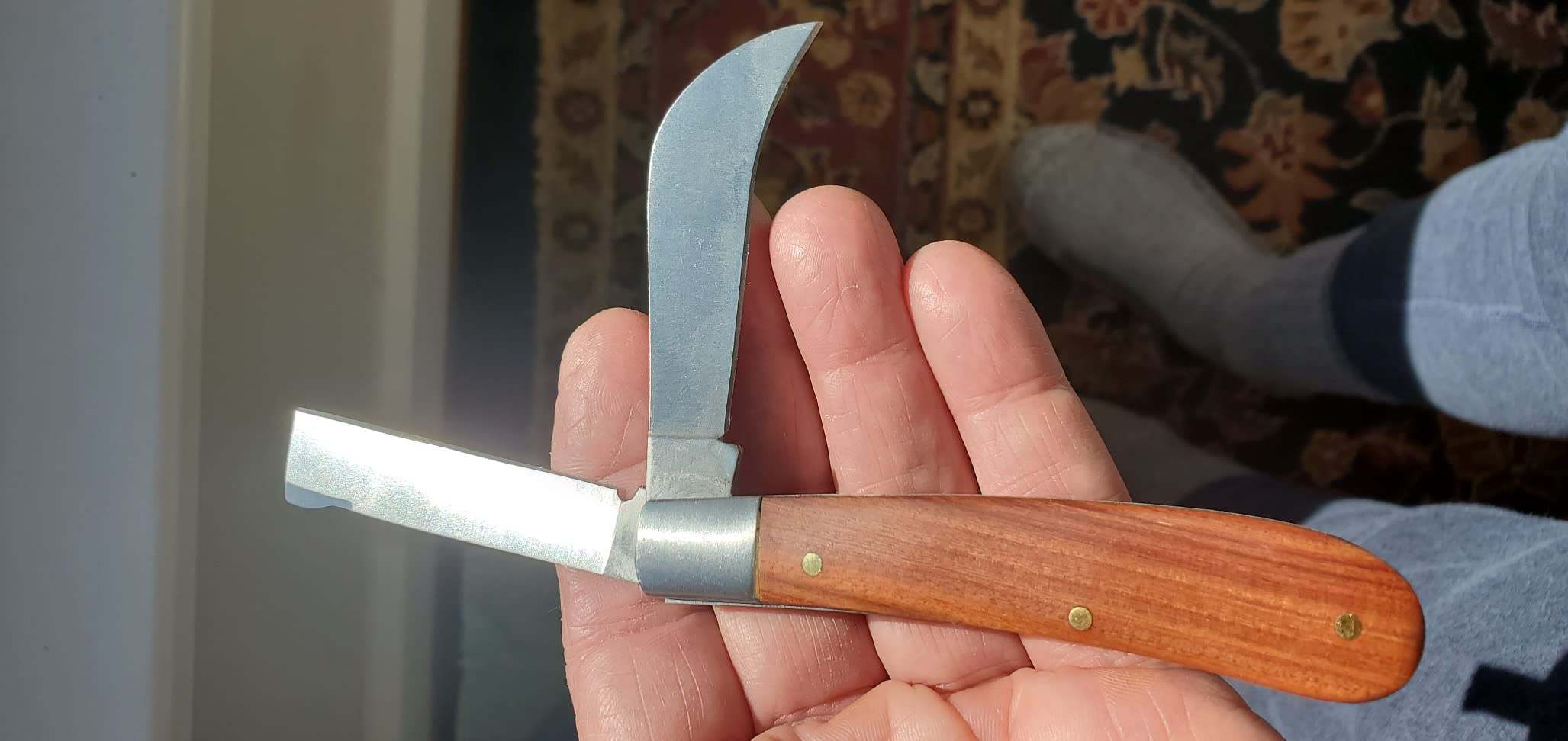 Grafting Knife With 2 Blades & 2 Tapes - Stainless Steel Gardening Tool for Plant Grafting, Pruning, Fruit Picking - Portable Rosewood Handle, Bark Lifter (Foldable) customer photo 2
