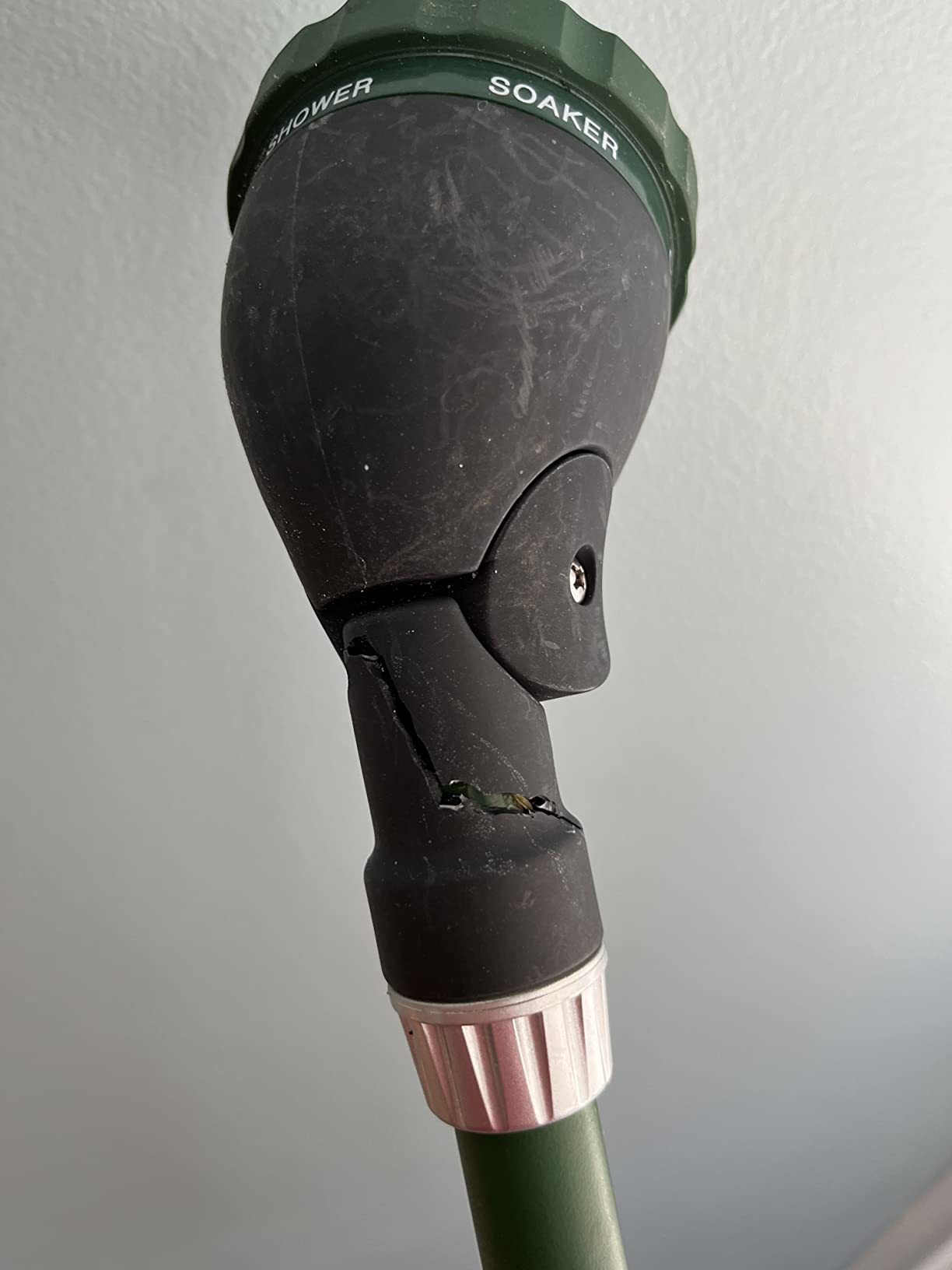 Watering Wand for Hanging Baskets & Windows, Lightweight 6-Spray Wand, Ergonomic Nozzle for Garden, Patio, Car Cleaning (Green, 24 Inch) customer photo 2
