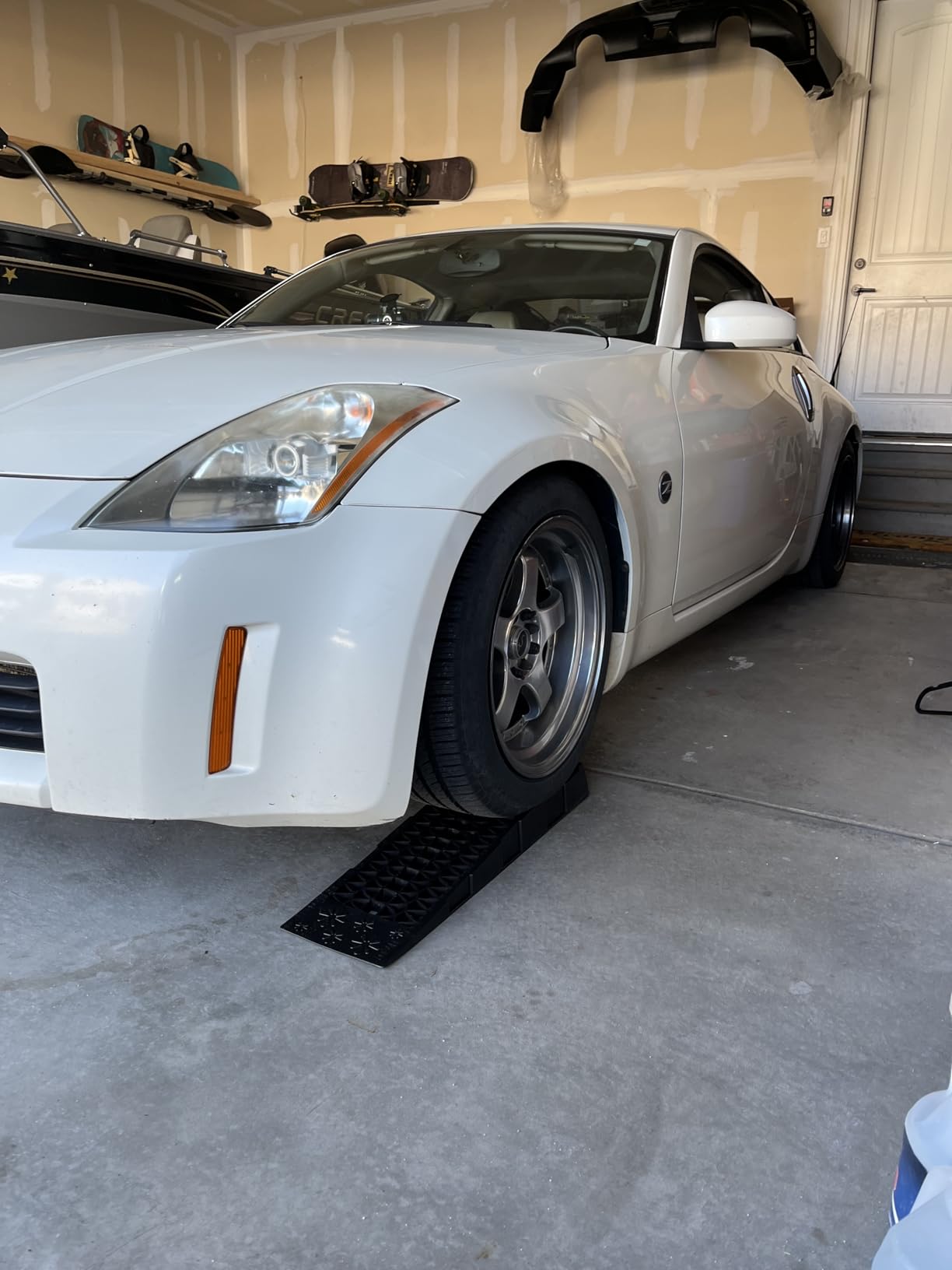 Magisale Low Profile Plastic Car Service Ramps 6 Ton Heavy Duty Truck Vehicle Ramps for Oil Changes& Maintenance- 4 Pack customer photo 1