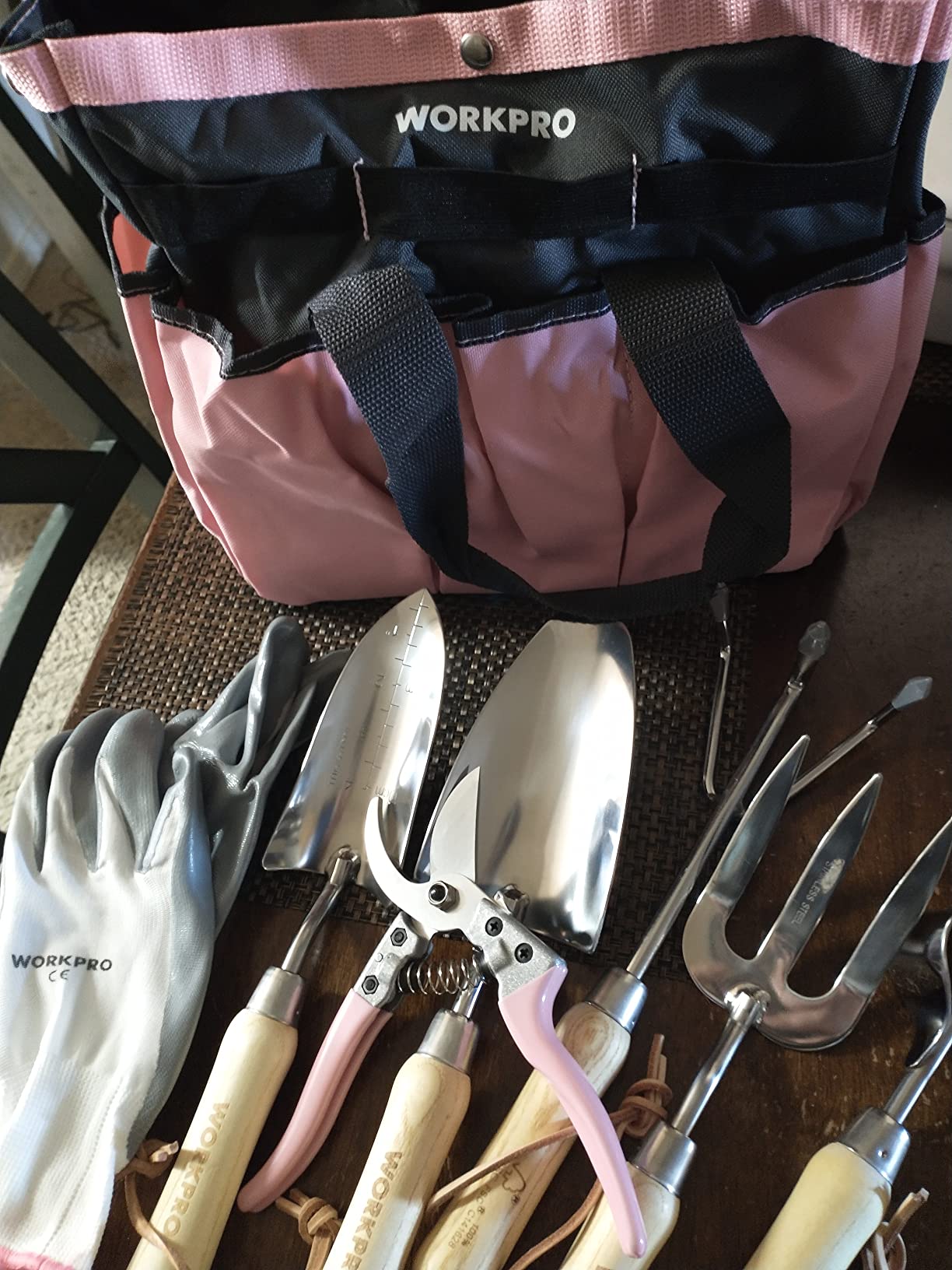 WORKPRO 8-Piece Pink Garden Tool Set with Garden Bag and Gloves- Pink customer photo 1