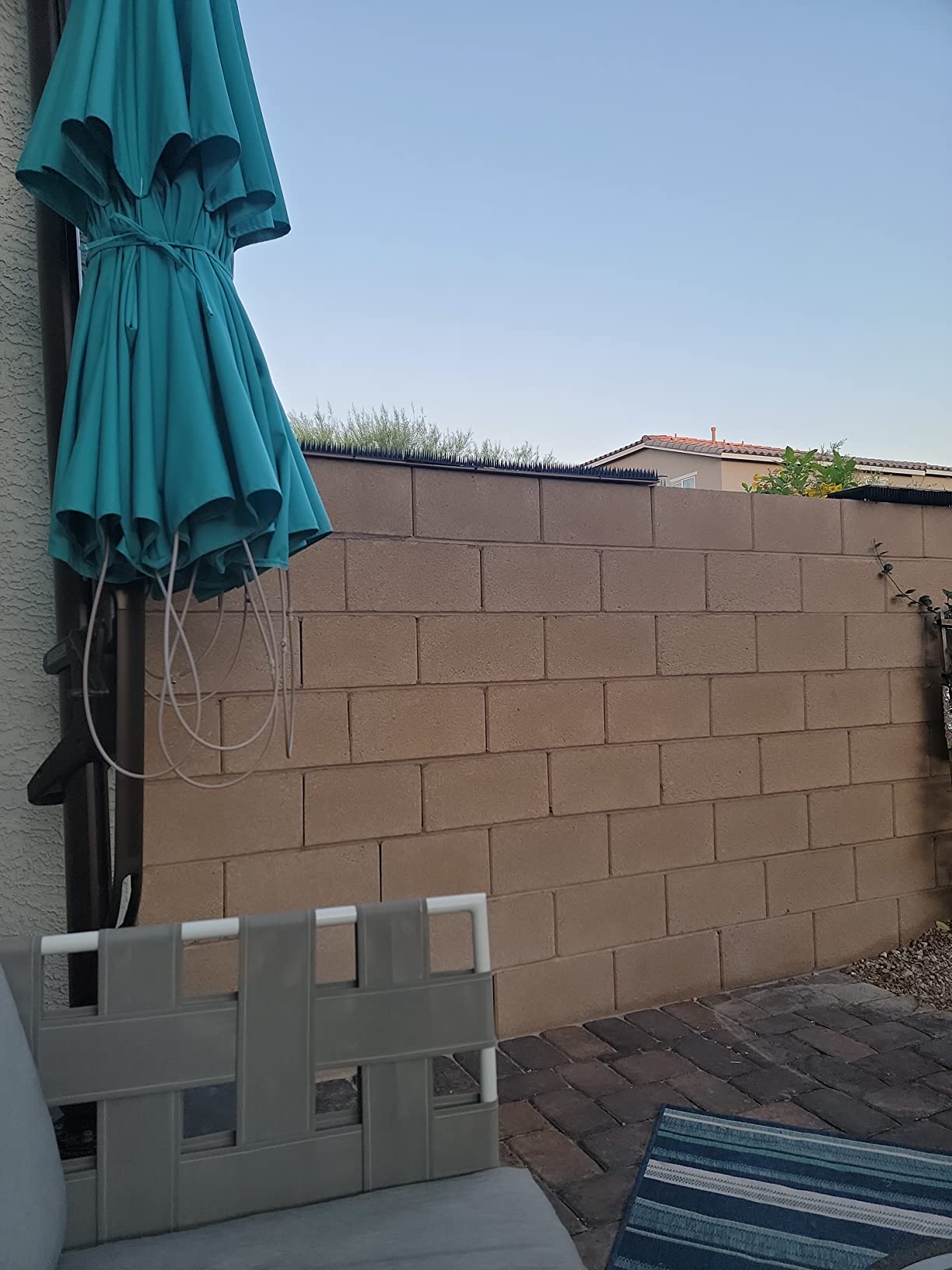 USKICH Bird Spikes 30 Packs Outdoor Cat and Bird Deterrent Spikes, Defender Spikes - Keep Pigeon, Cat & More Birds Away from Fences and Roof, Anti Theft Climb Strips (2023 Upgraded | 42.3 feet) customer photo 2