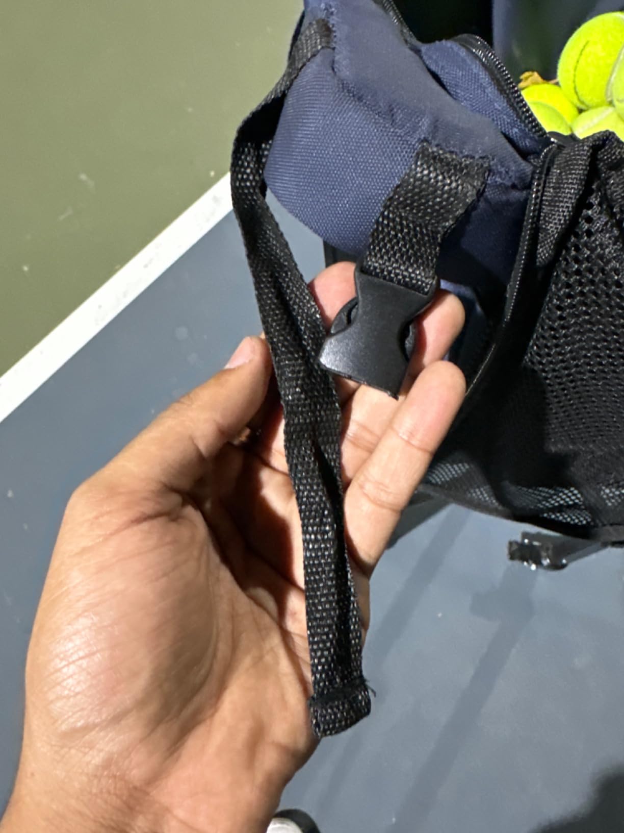 Goplus Foldable Tennis Ball Hoppers, Lightweight Aluminum Tennis Ball Basket with Wheels, Removable Bag, Side Pockets, Carry Bag, Portable Sports Teaching Cart Holds 150 Tennis Balls (Blue) … customer photo 2