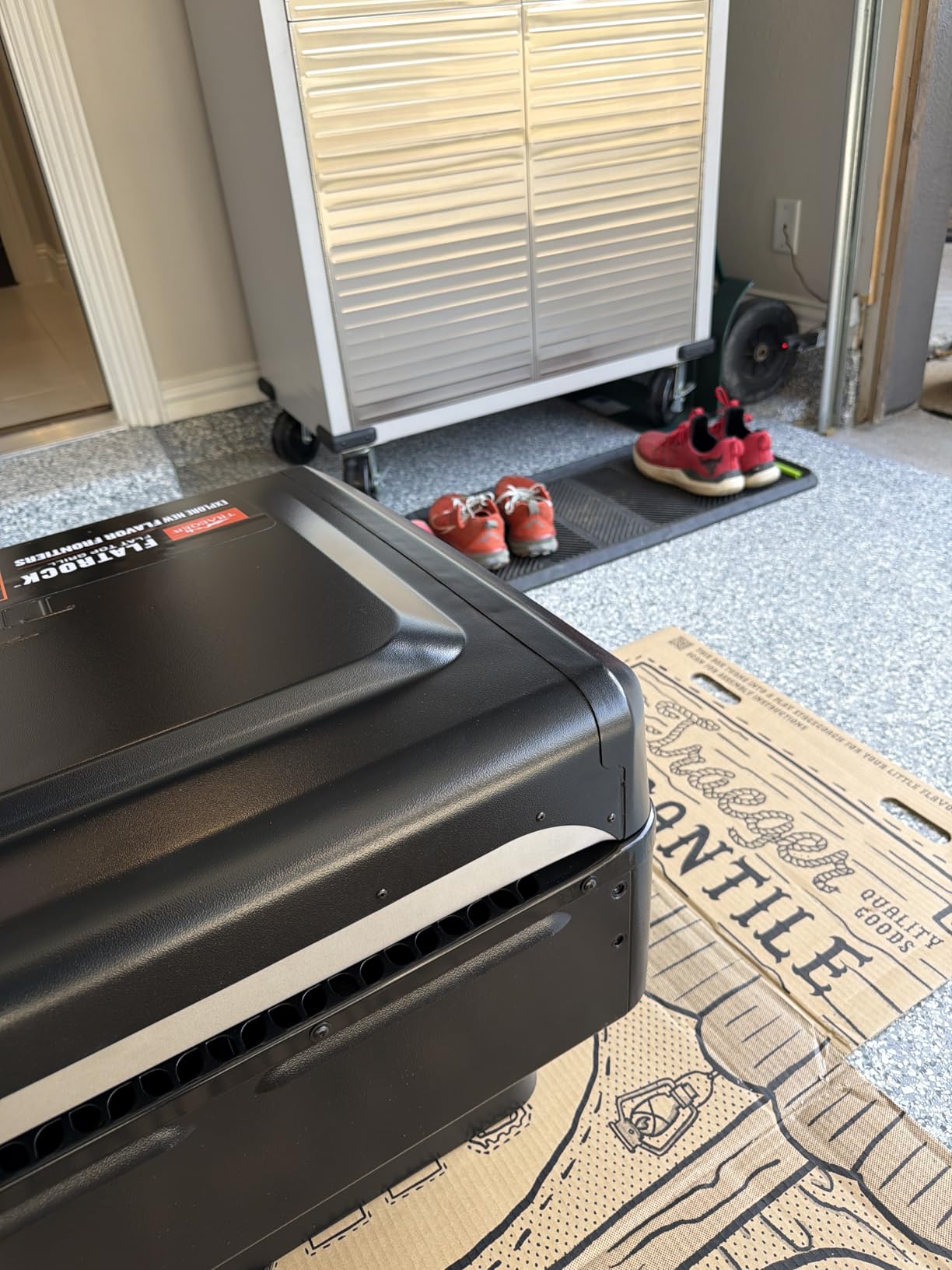 Traeger Flatrock 3 Zone Griddle, 594 Sq In, TruZone, EZ Clean Grease Keg customer photo 1