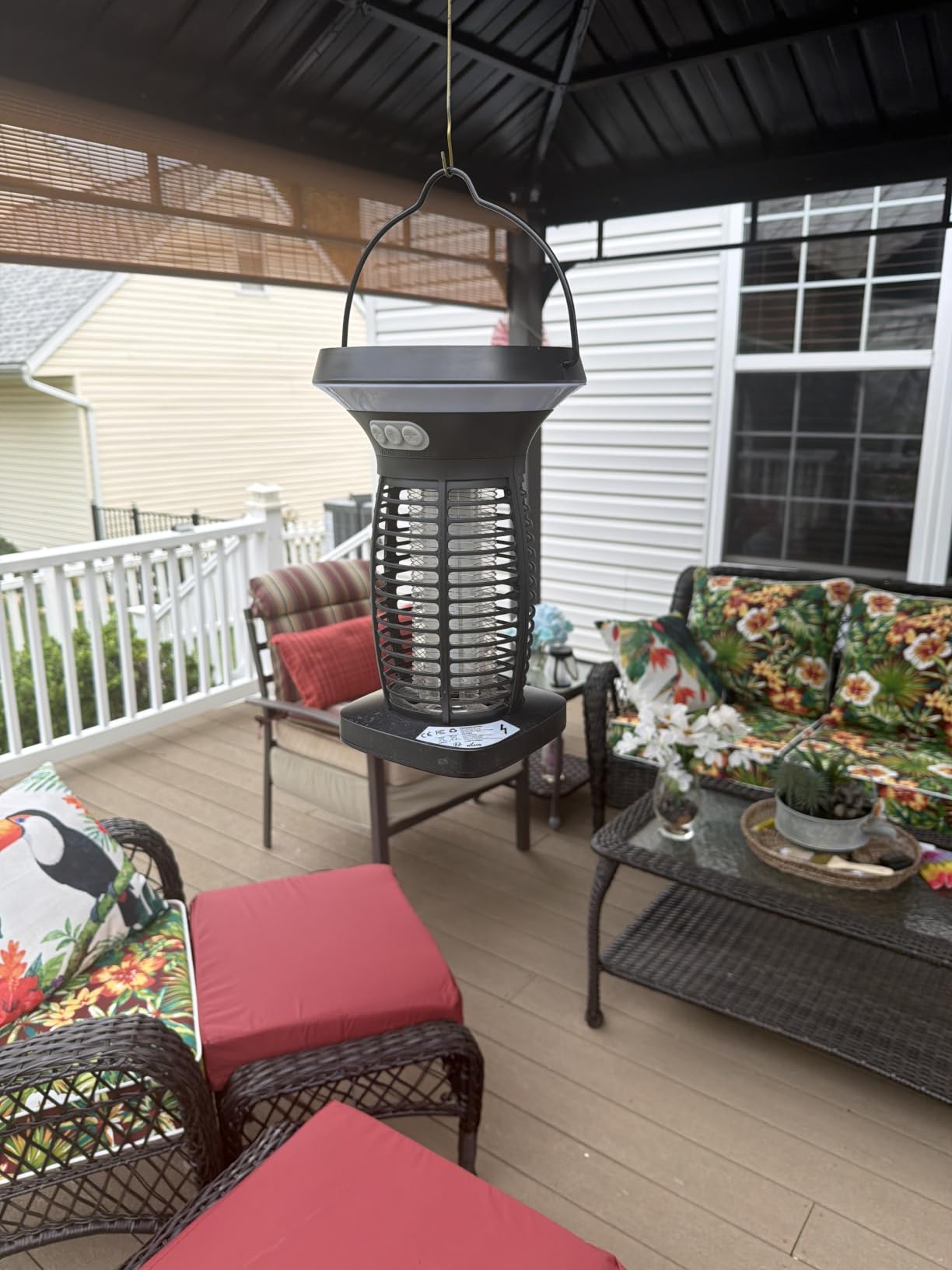 ZECHUAN Solar Bug Zapper Outdoor Waterproof, Electric Mosquitoes Zapper customer photo 2