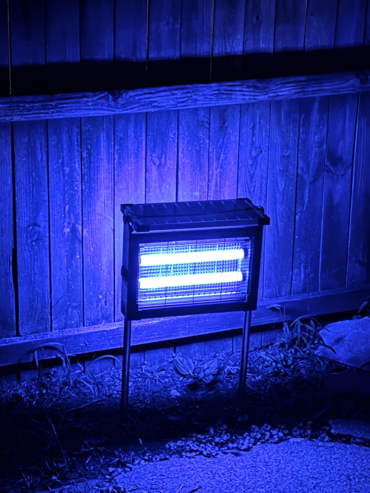 Solar Bug Zapper 4500V, Waterproof Mosquito Zapper Fly Traps Outdoor Patio customer photo 1