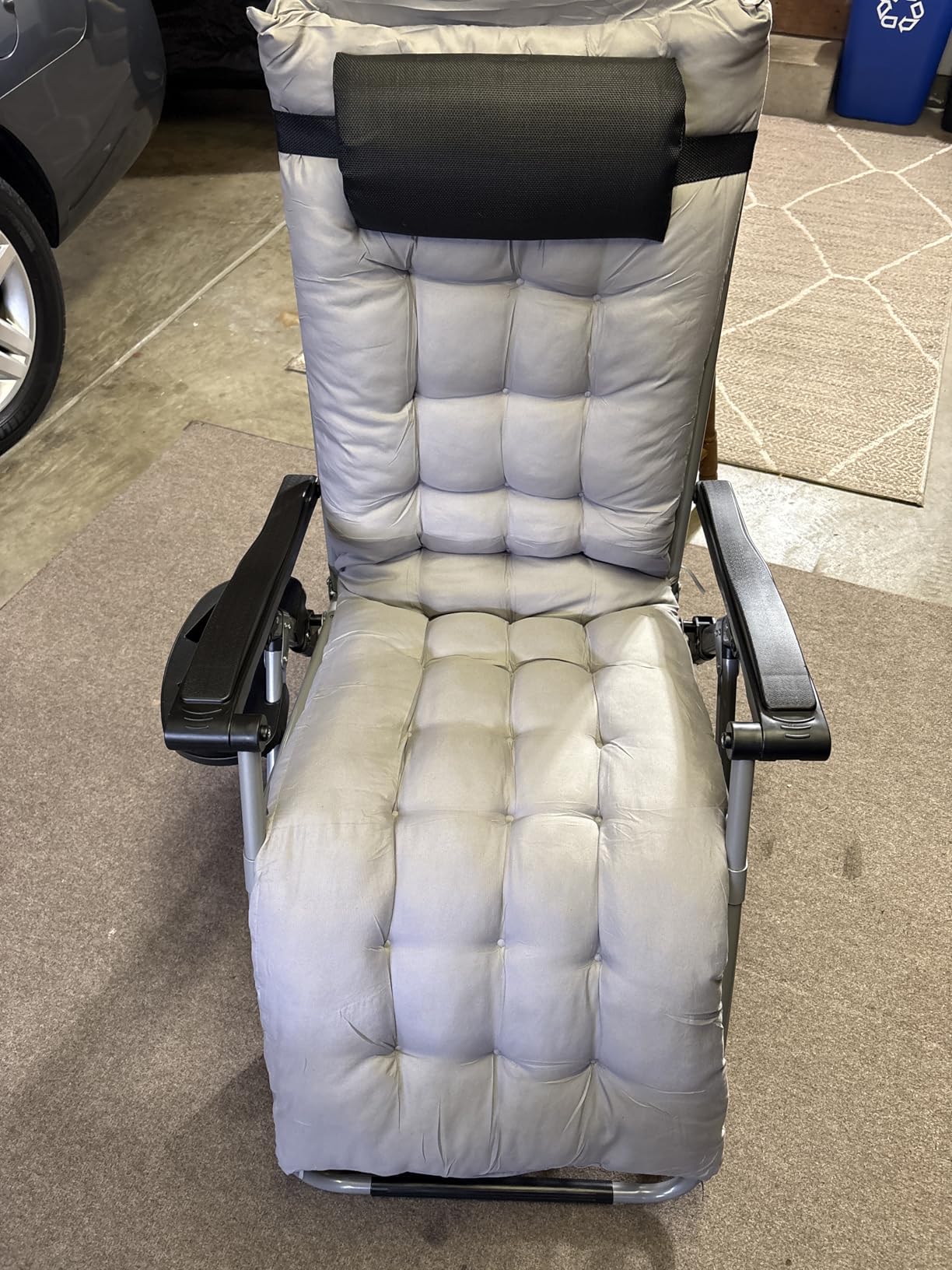 VEVOR Zero Gravity Chair, 33 inch Zero Gravity Recliner Lounge Chair for Indoor and Outdoor, Adjustable Anti Gravity Chair with Cushion, Headrest, Footrest, and Cupholder, 500 lbs, Gray customer photo 1