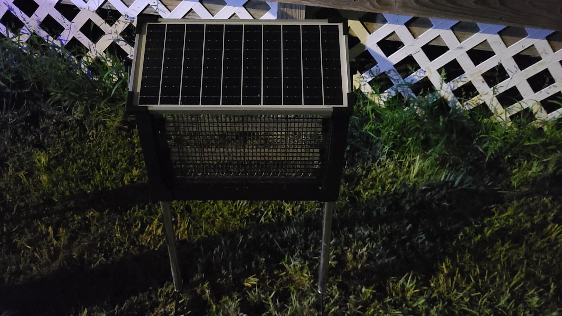 Solar Bug Zapper Outdoor, 4500V Cordless Mosquito Zapper with Solar Power customer photo 1