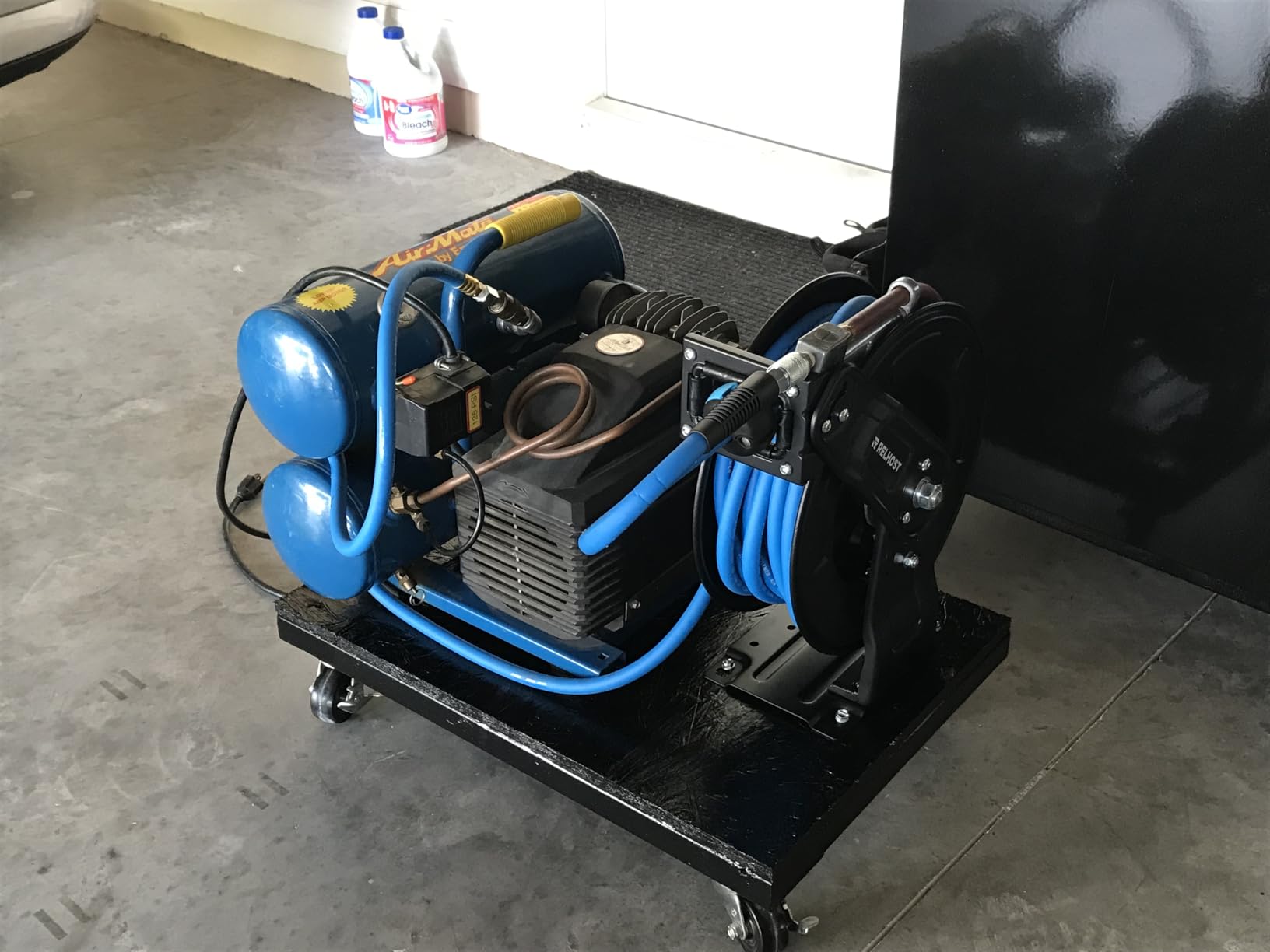 Relhost Retractable Air Hose Reel, 50 ft x 3/8 in Hybrid Air Hose Max 300PSI, Heavy Duty Air Compressor Hose Reel with Auto Rewind, Ceiling/Wall Mount for Garage, Workshop, Home Studio customer photo 2