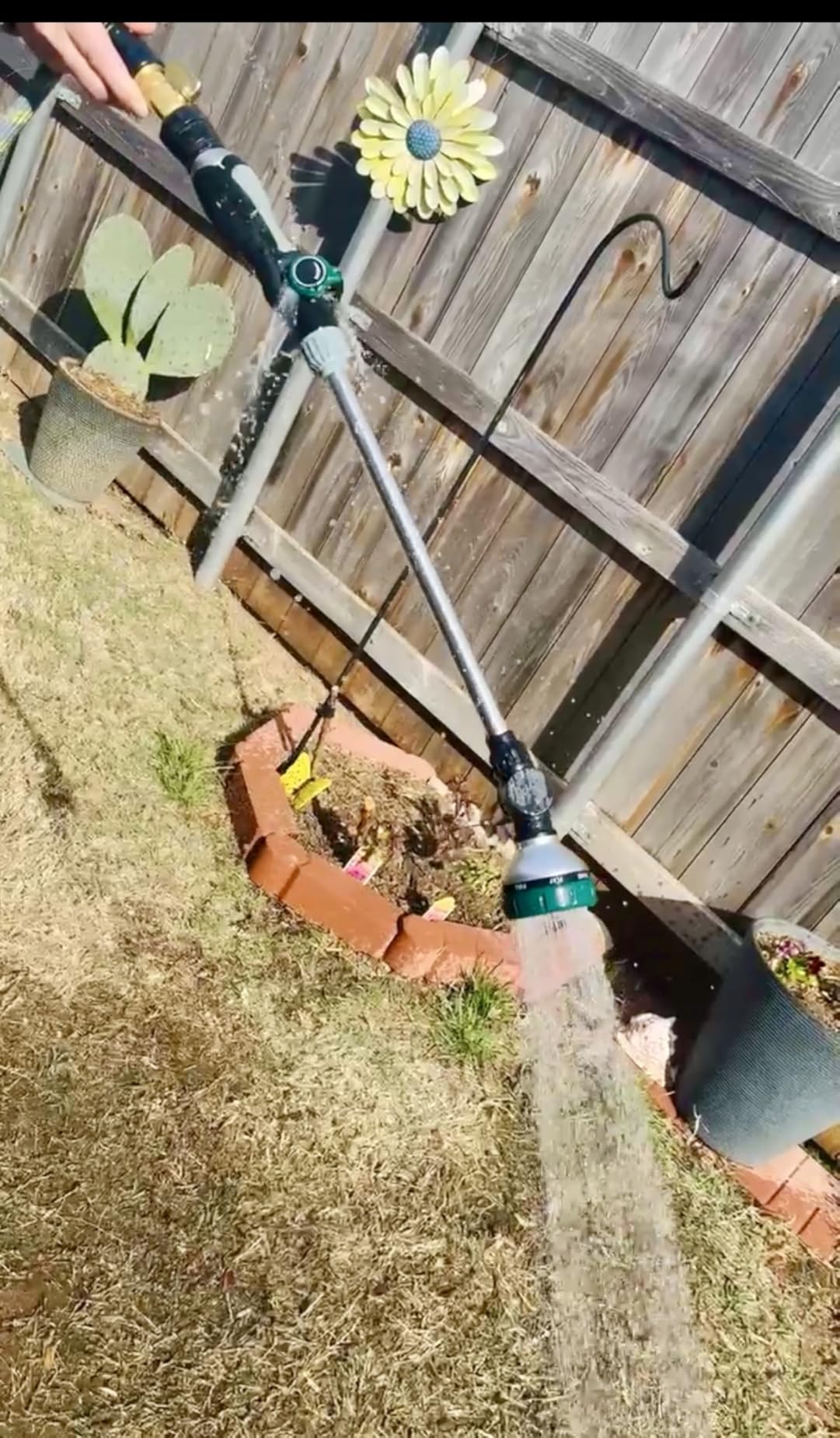 Watering Wand for Garden Hose, 24 Inch, 8 Spray Patterns, Garden Hose Nozzle with Thumb Flow Control, Adjustable Water Sprayer with Pivoting Head, Ideal for Hanging Baskets and Shrubs customer photo 2