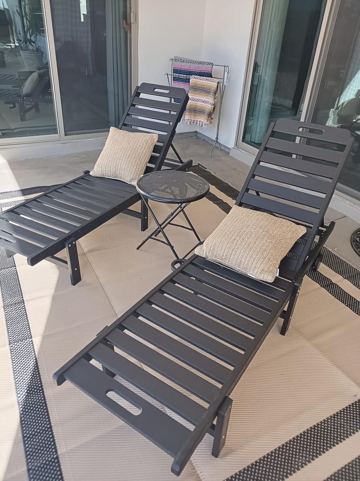 SERWALL HDPE Outdoor Chaise Lounge Set of 2 with Cup Holder & Wheels, Grey customer photo 2