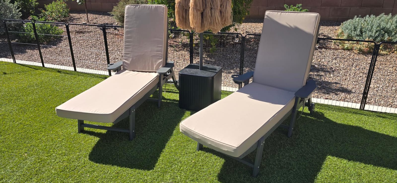 Chaise Lounge Outdoor, Lounge Chair Outdoor with Wood Texture, Adjustable 5-Position Backrest, HDPE Lounge Chair with Wheels & Cup Holder for Pool Deck Backyard, Dark Grey customer photo 2