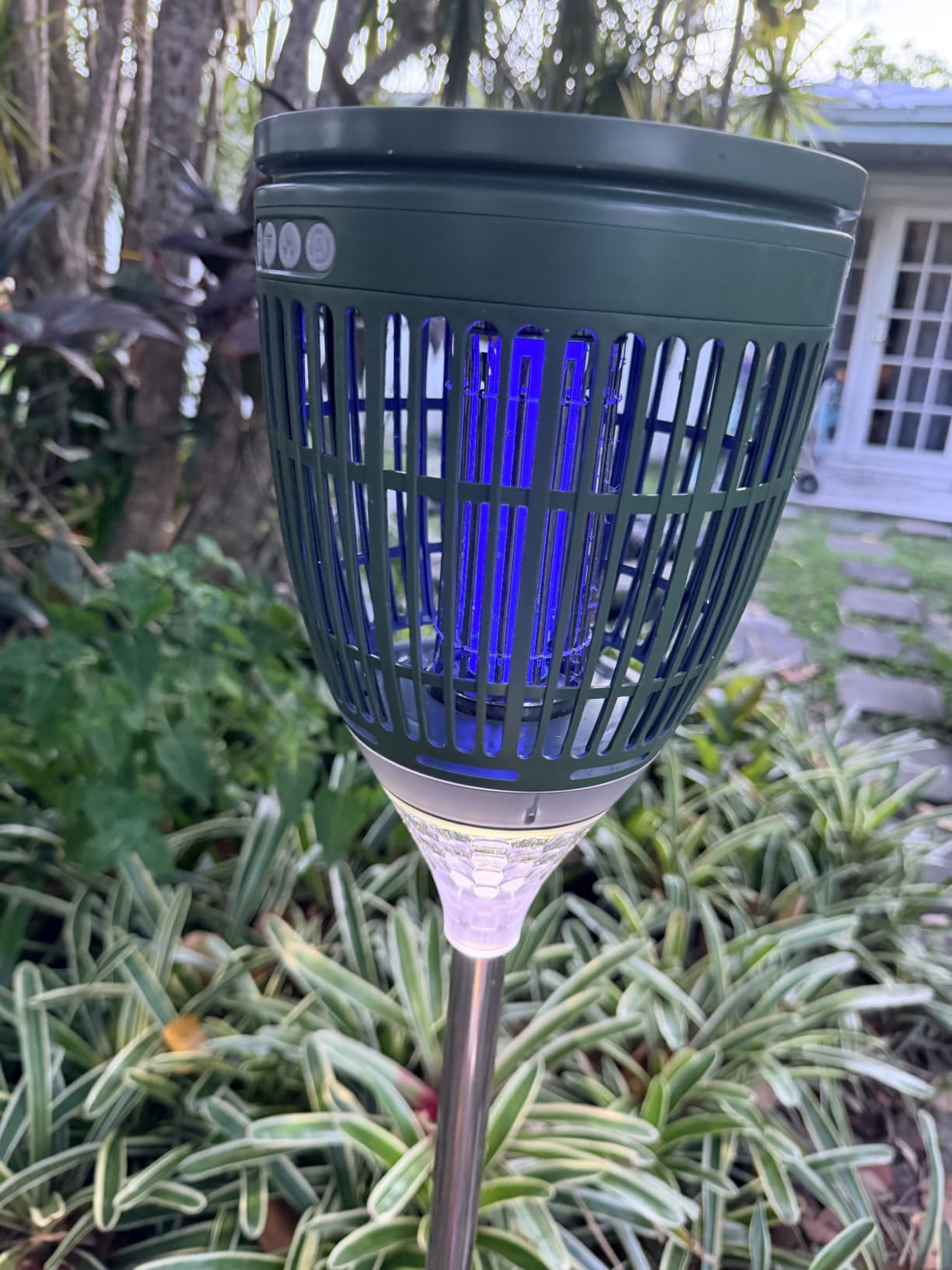 Rossetta Solar Bug Zapper Outdoor, Fly Zapper with Flame & Projector Light customer photo 2