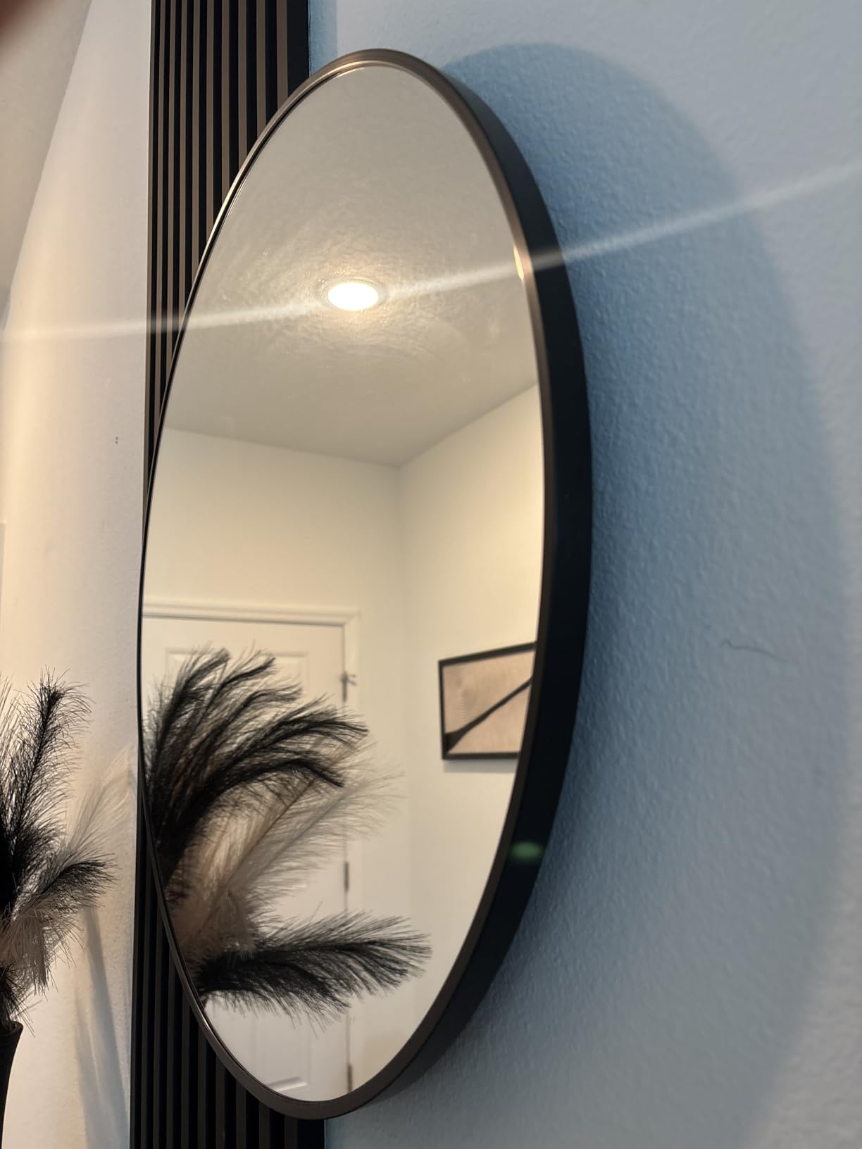 Sweetcrispy 24 Inch Round Wall Mirror, Bathroom Mirror for Over Sink customer photo 1