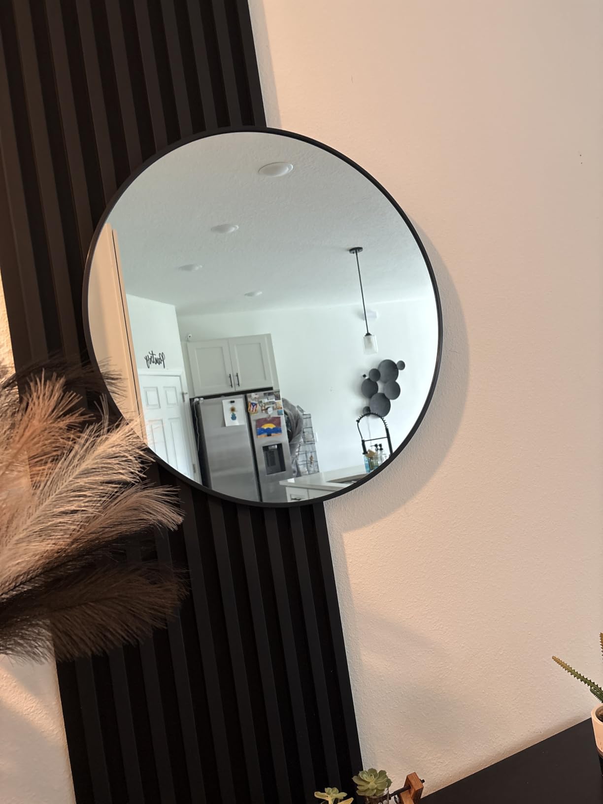 Sweetcrispy 24 Inch Round Wall Mirror, Bathroom Mirror for Over Sink customer photo 2