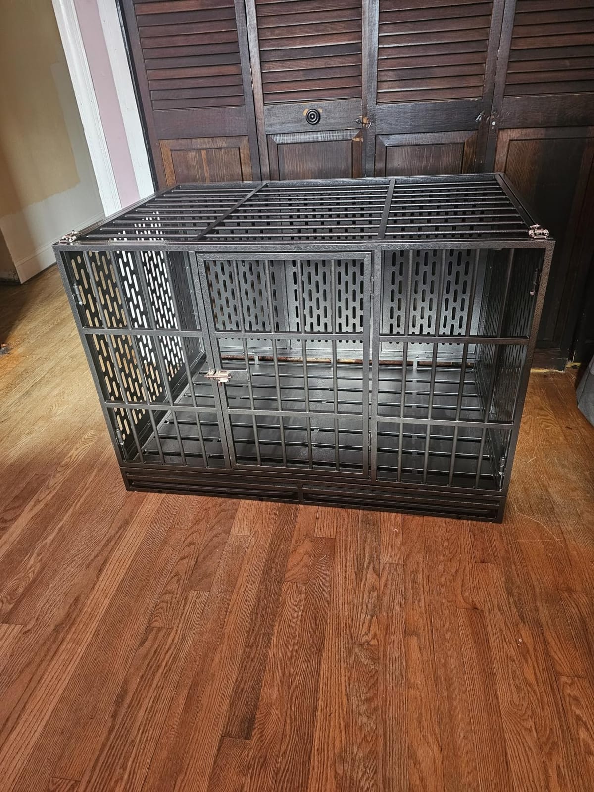 48 Inch Heavy Duty Dog Crate with Wheels,Indestructible Escape-Proof Dog Kennel with Locking Latch and Double Door,Extra Large XL XXL Crate Indoor for Large and Medium Dog with Removable Tray customer photo 2